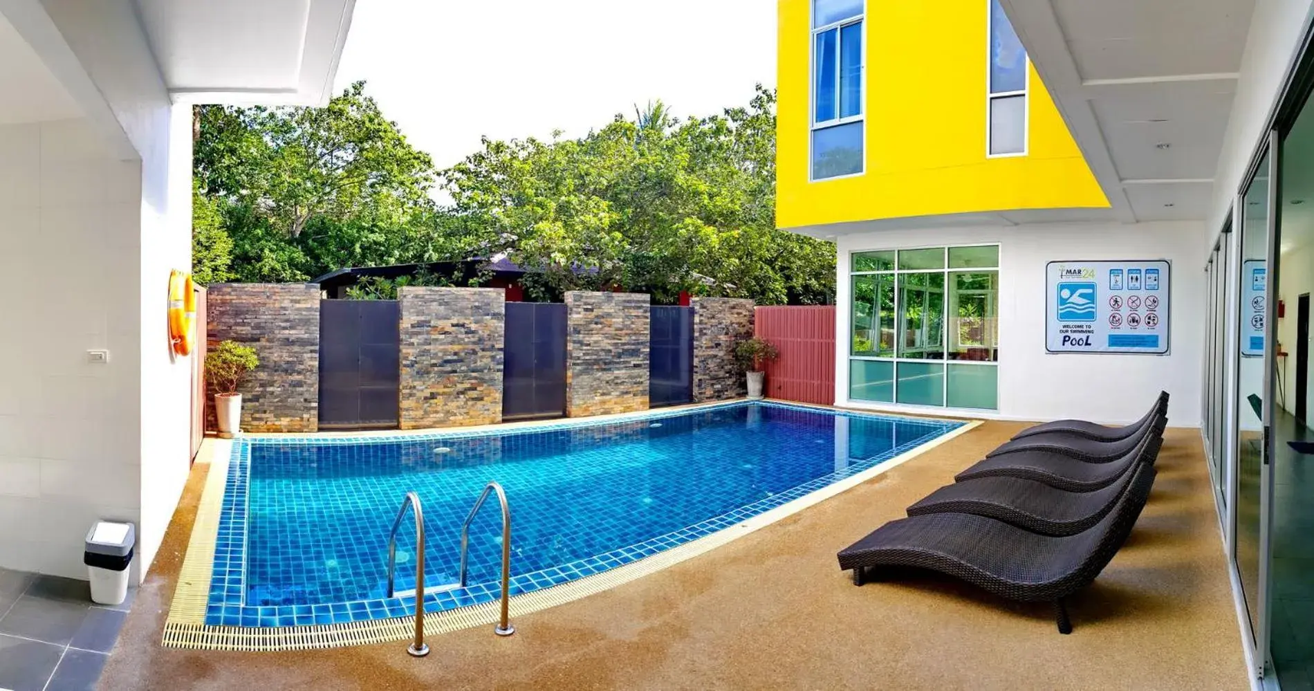 Swimming pool in MAR24 Koh Tao Hotel Swimming pool in MAR24 Koh Tao Hotel