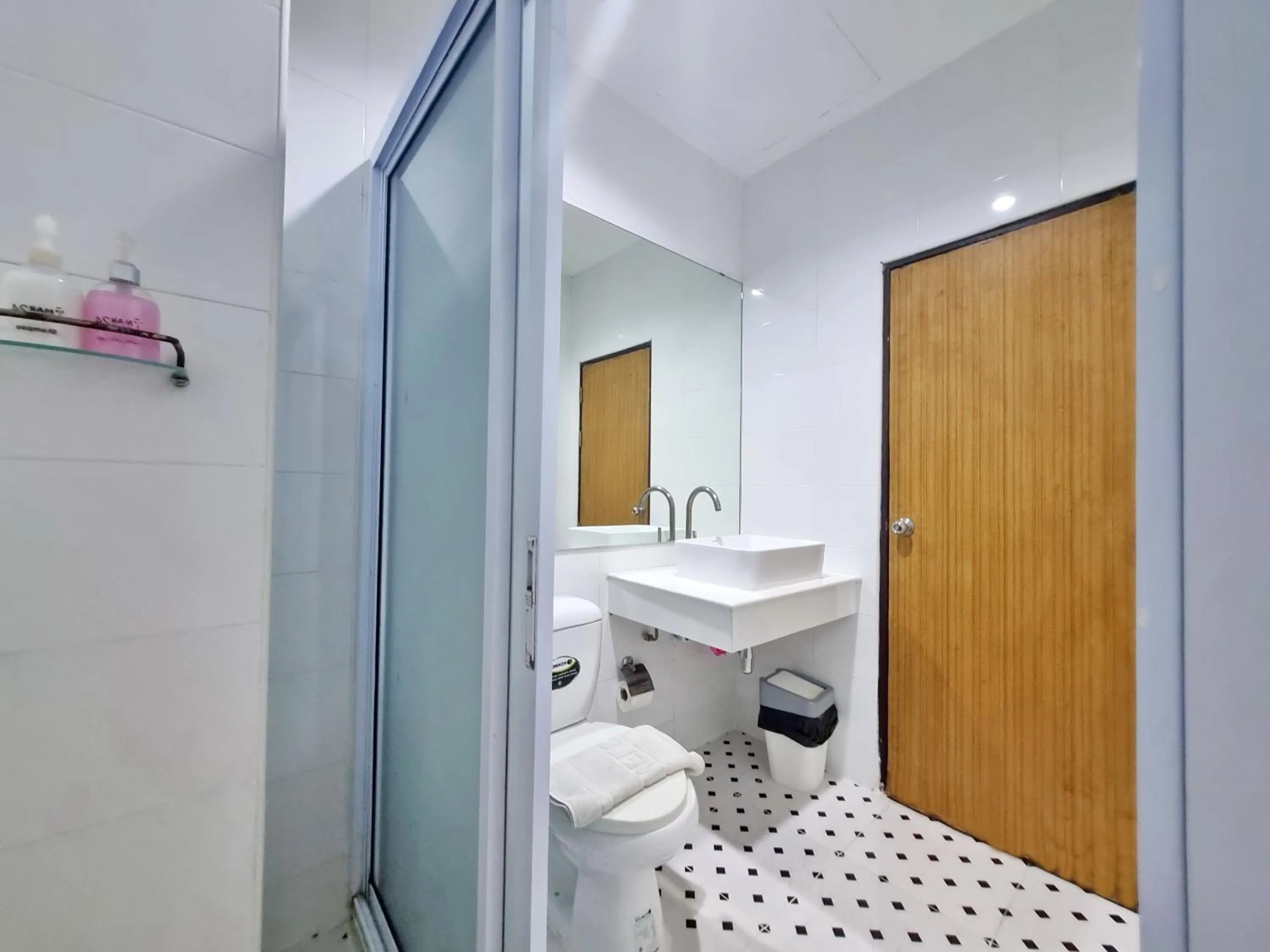 Shower in MAR24 Koh Tao Hotel