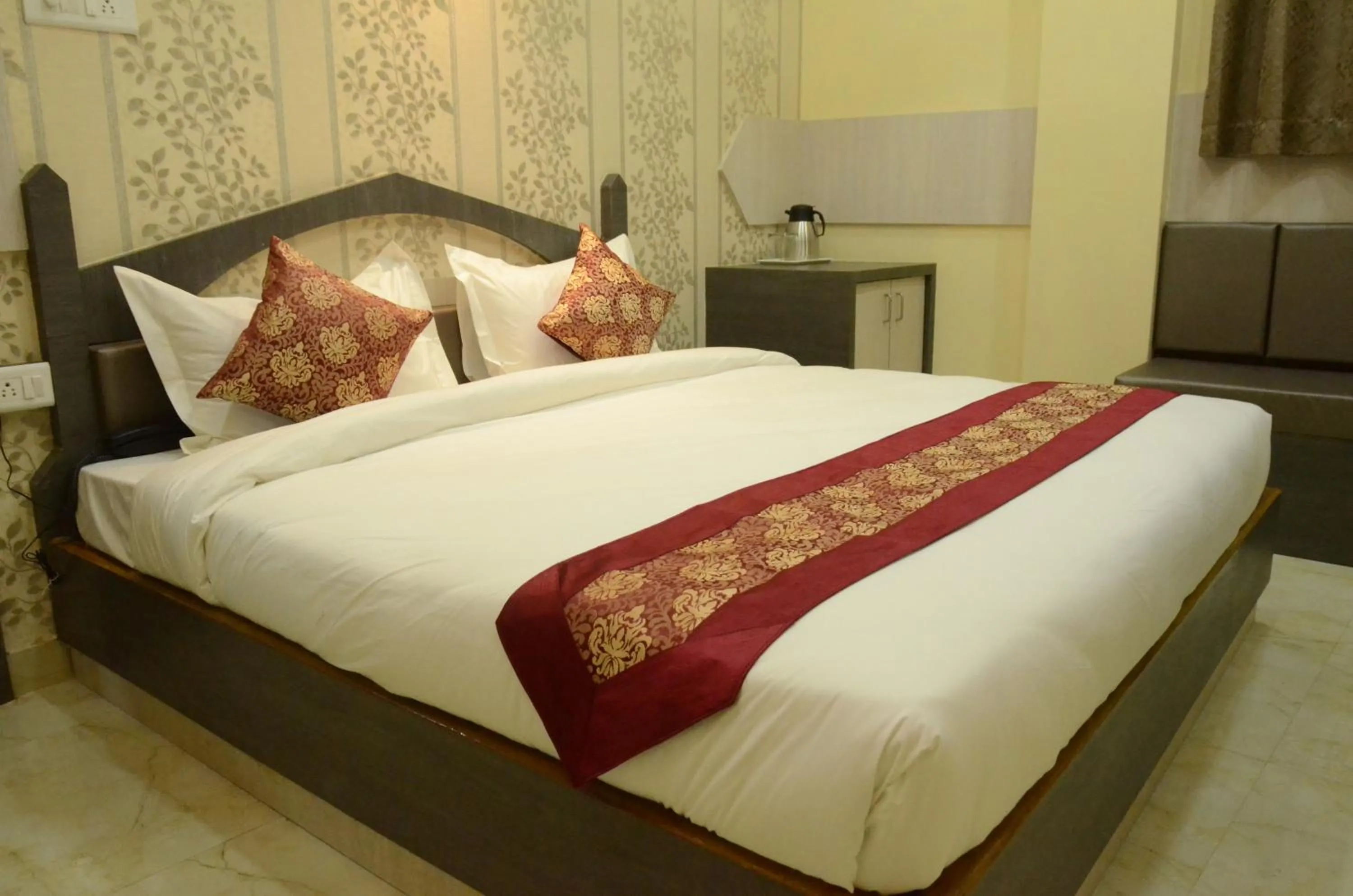 Bedroom, Bed in Hotel Rahil Palace