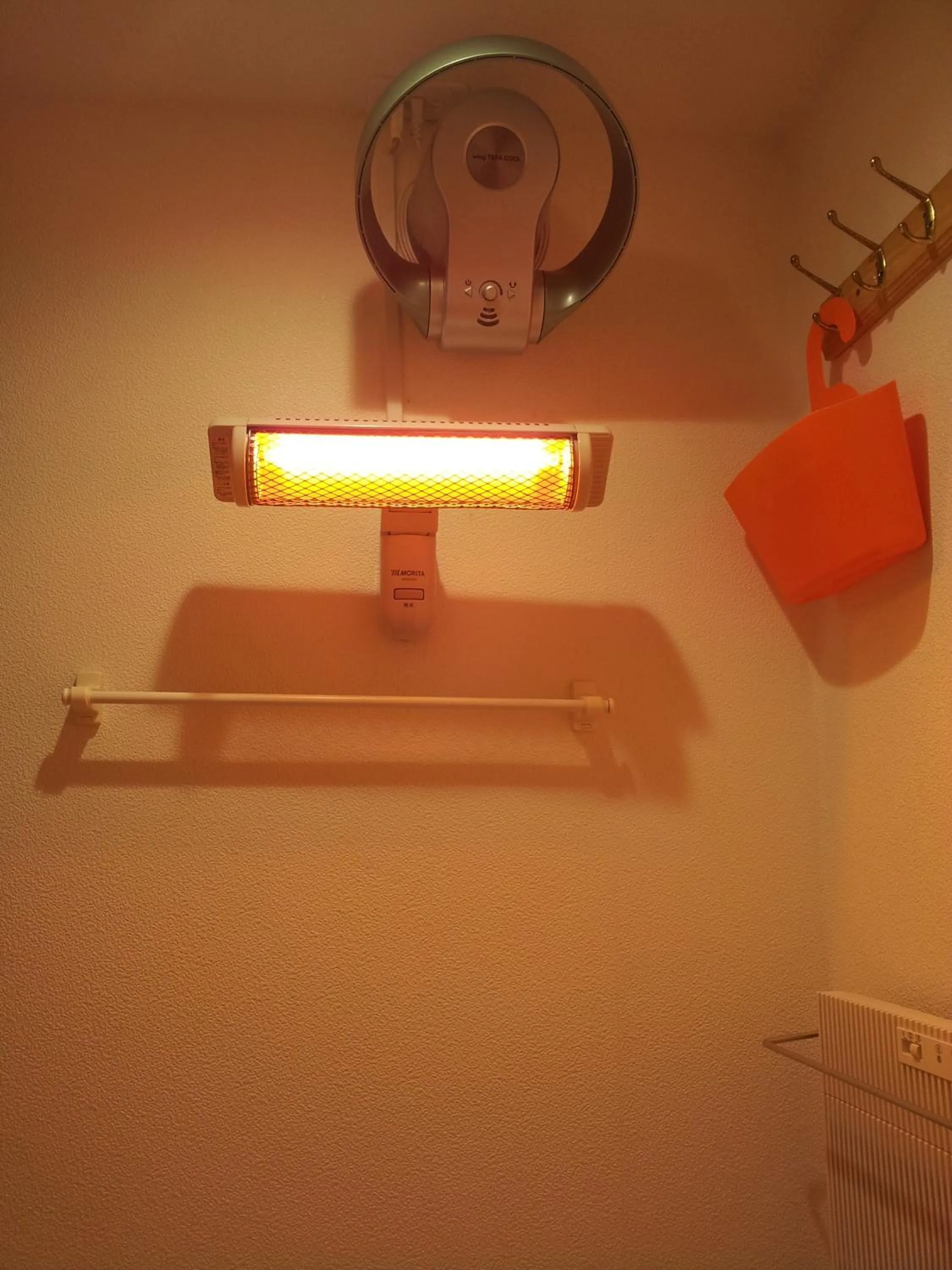 Shower in Tokyo8home Hachioji 東京民宿 八王子之家