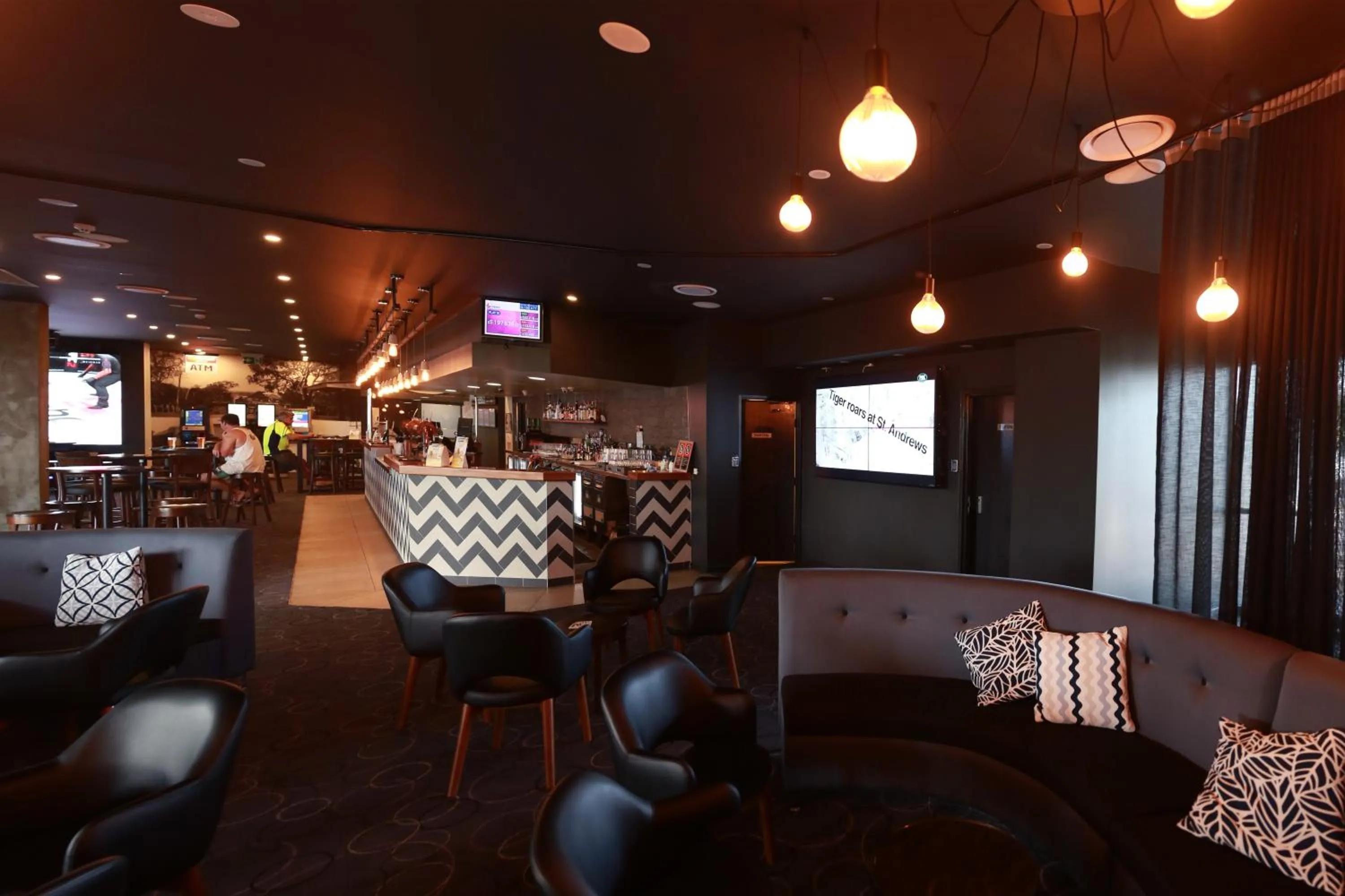 Lounge or bar in Gunyah Hotel