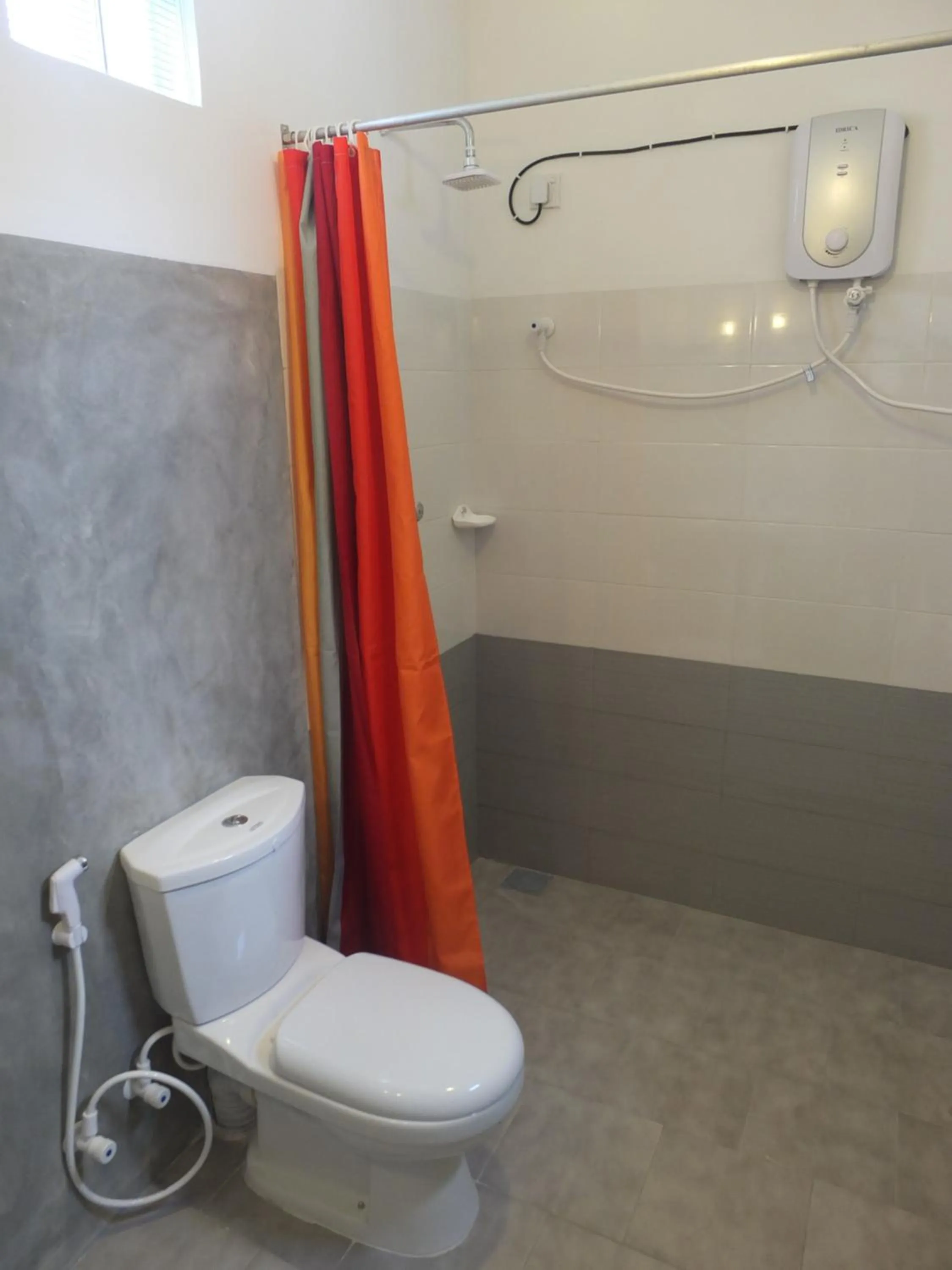 Toilet in Emildale Villa