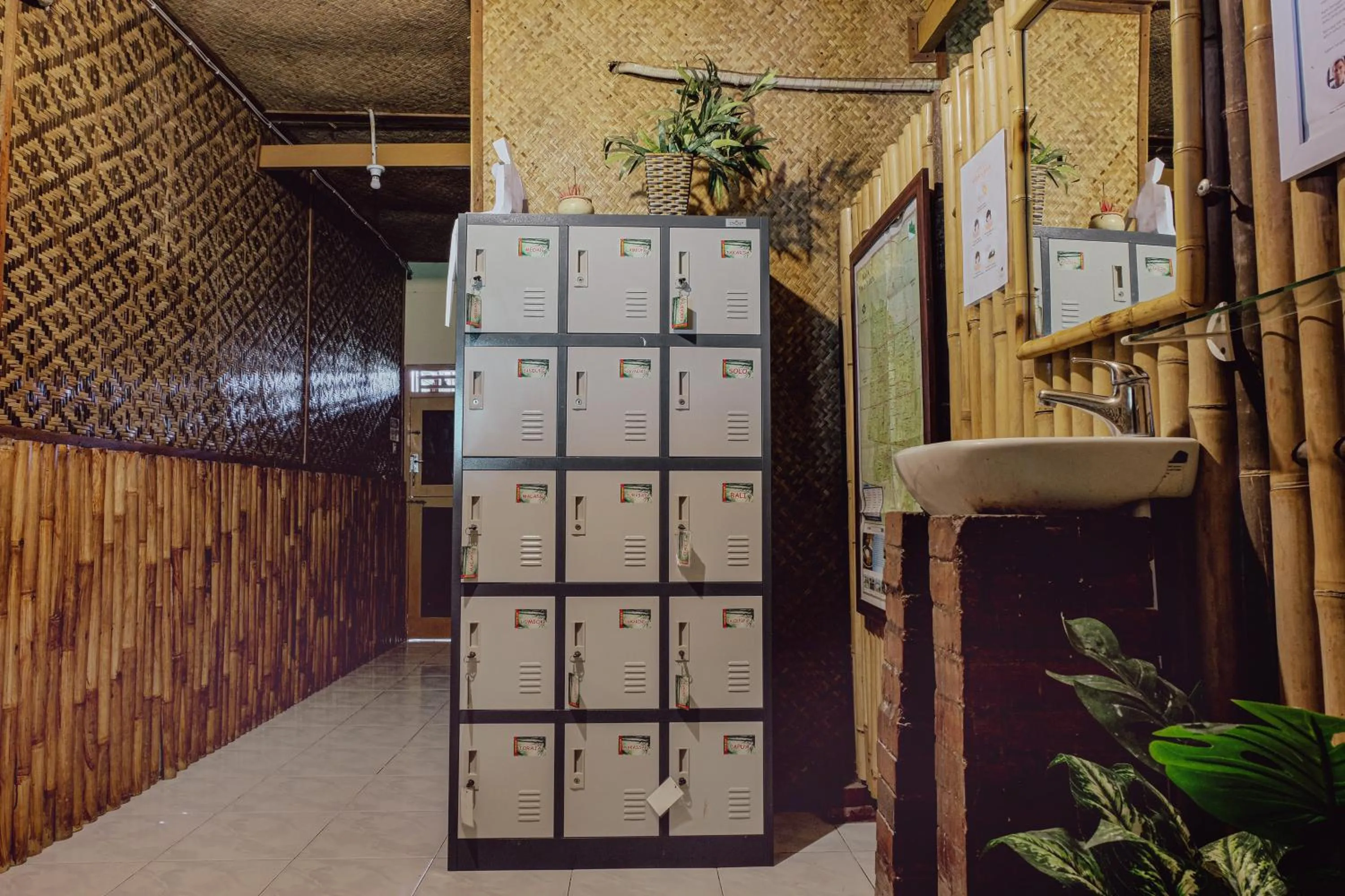 locker in Glory Homestay