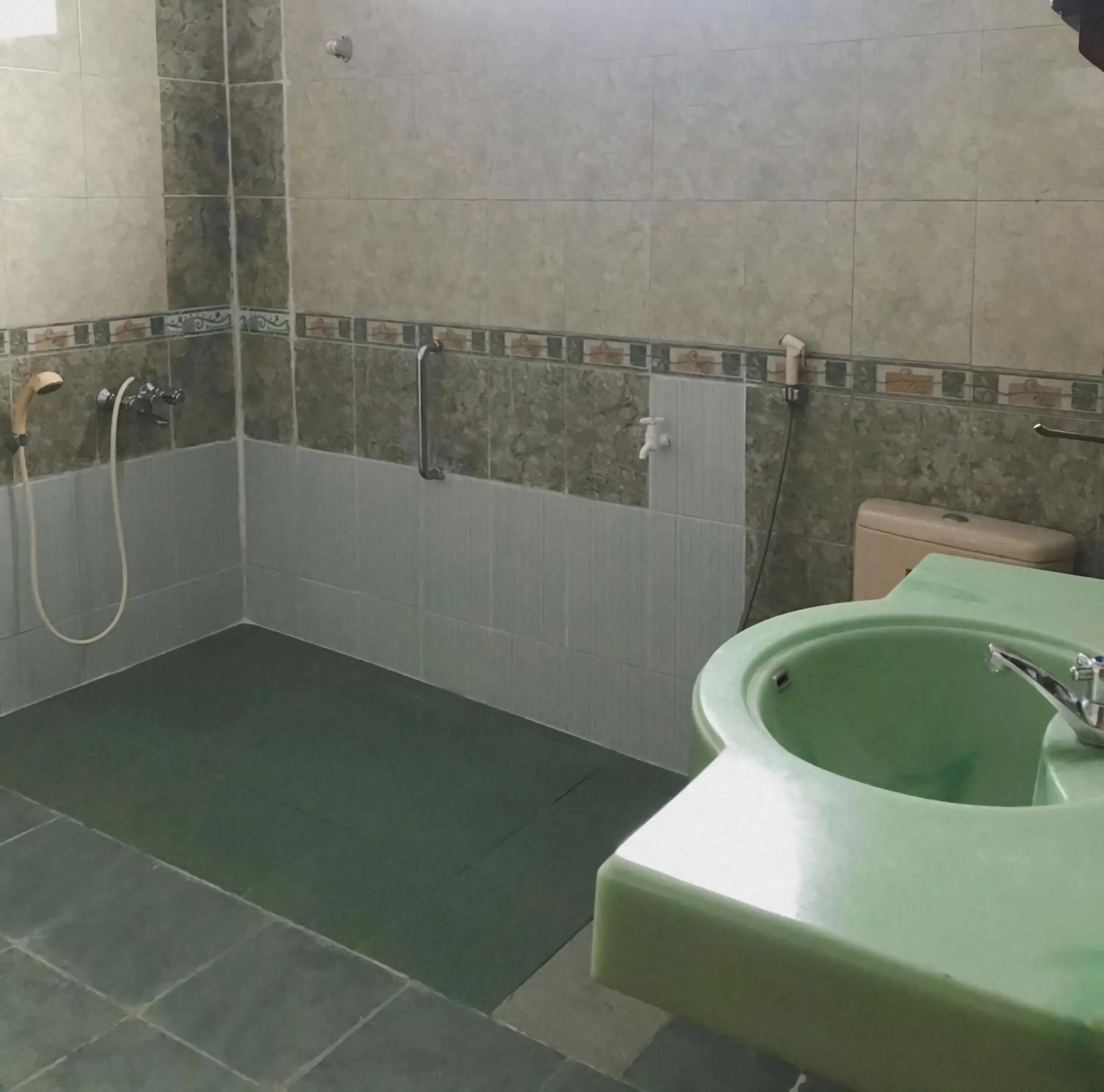 Bathroom in Glory Homestay