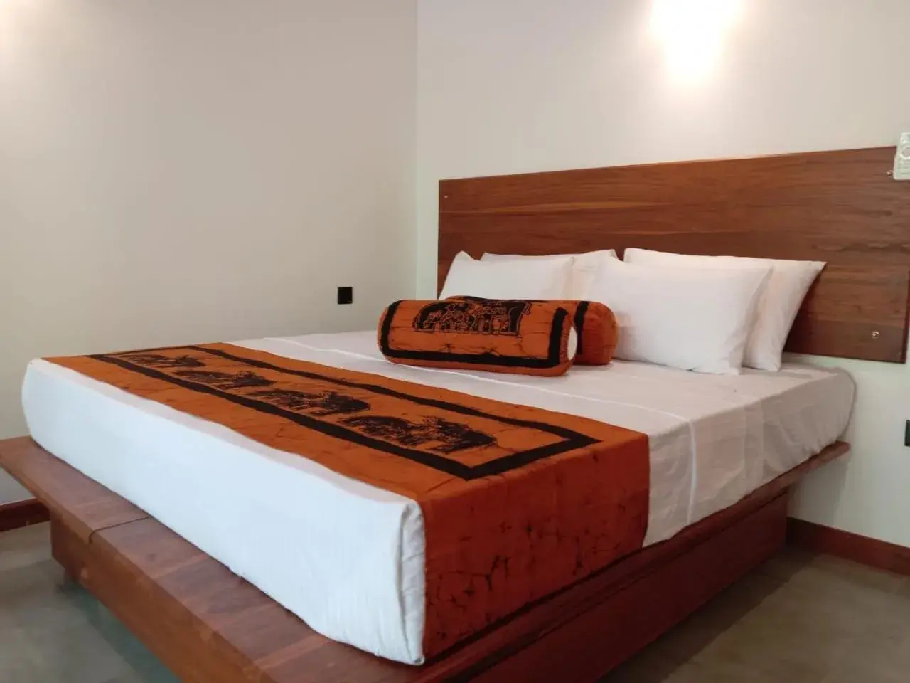 Deluxe Double Room - single occupancy in Dambulla Tree House Deluxe Double Room - single occupancy in Dambulla Tree House