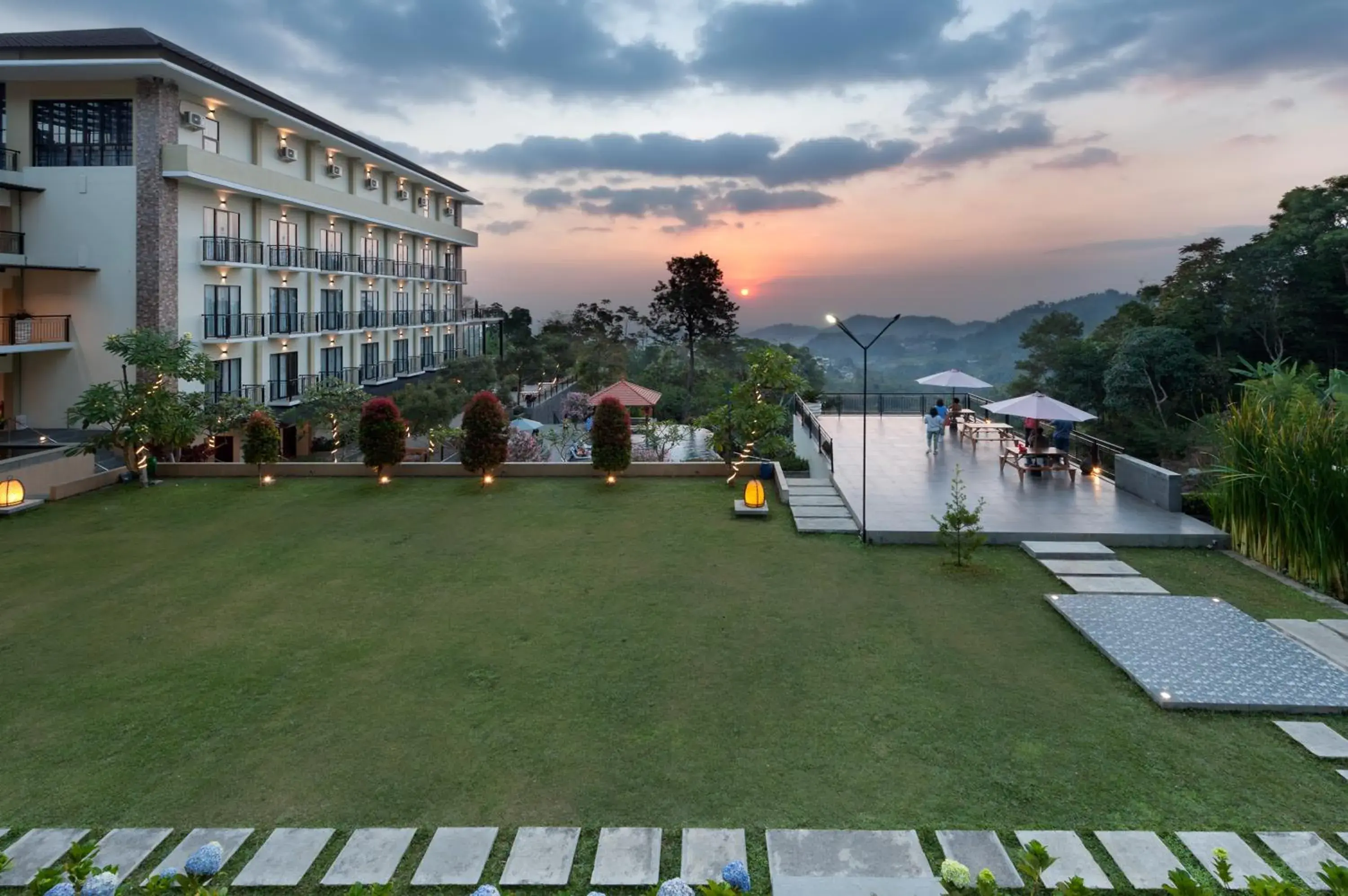 Property building in Nava Hotel Tawangmangu Property building in Nava Hotel Tawangmangu