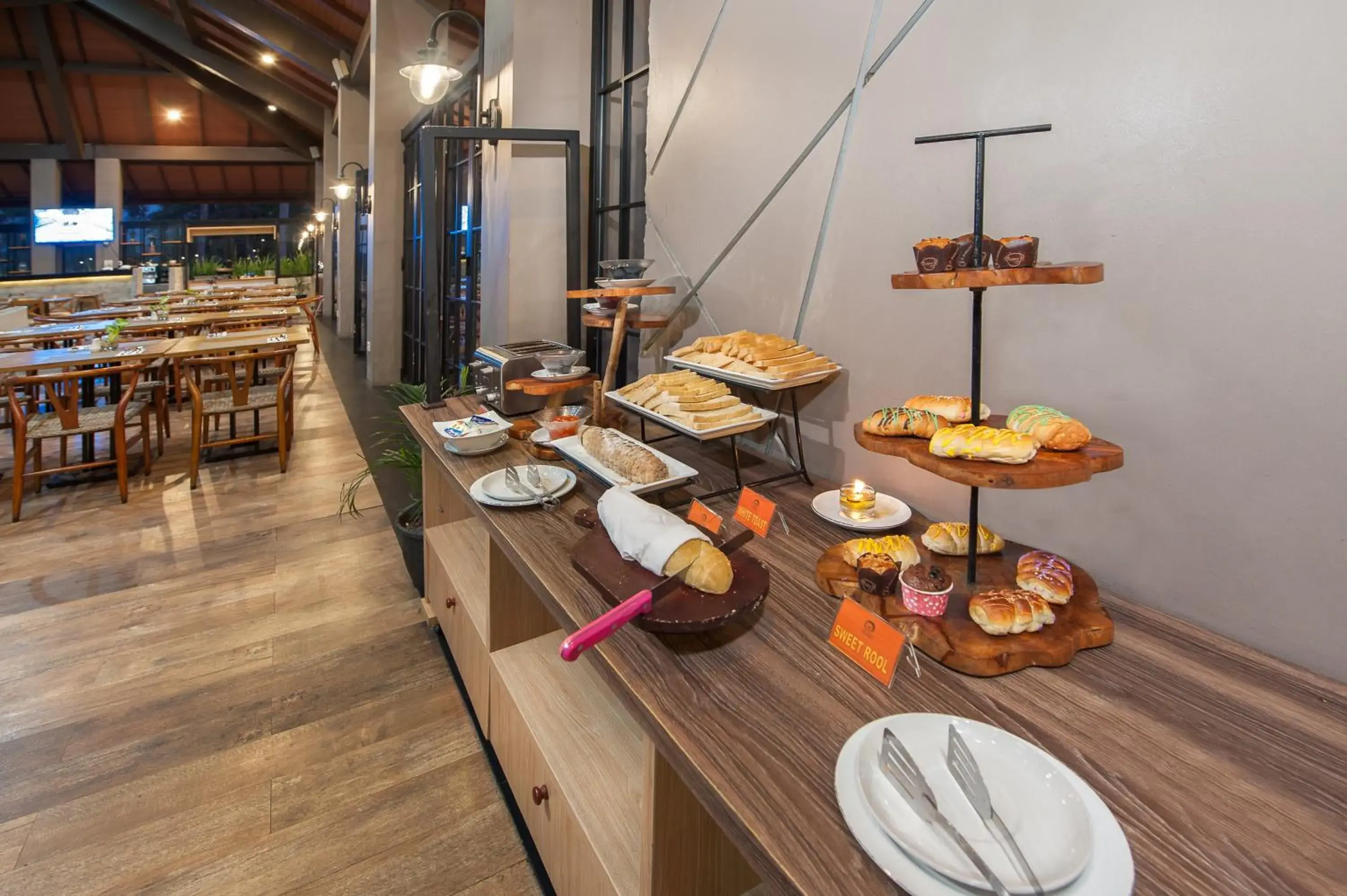 Restaurant/places to eat in Nava Hotel Tawangmangu Restaurant/places to eat in Nava Hotel Tawangmangu