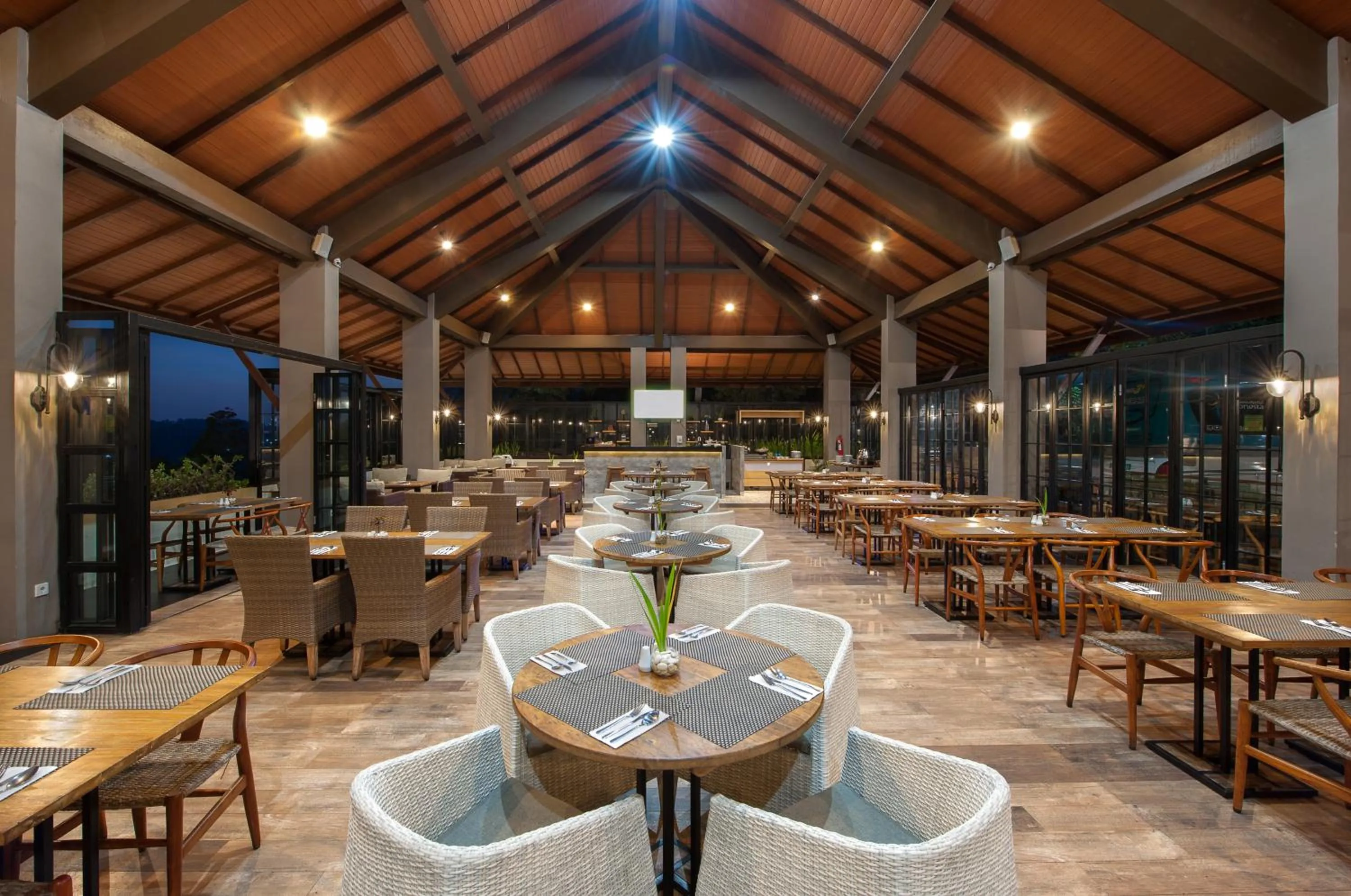 Restaurant/places to eat in Nava Hotel Tawangmangu