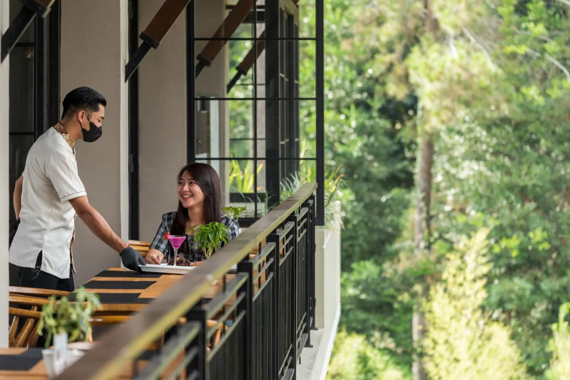 Restaurant/places to eat in Nava Hotel Tawangmangu