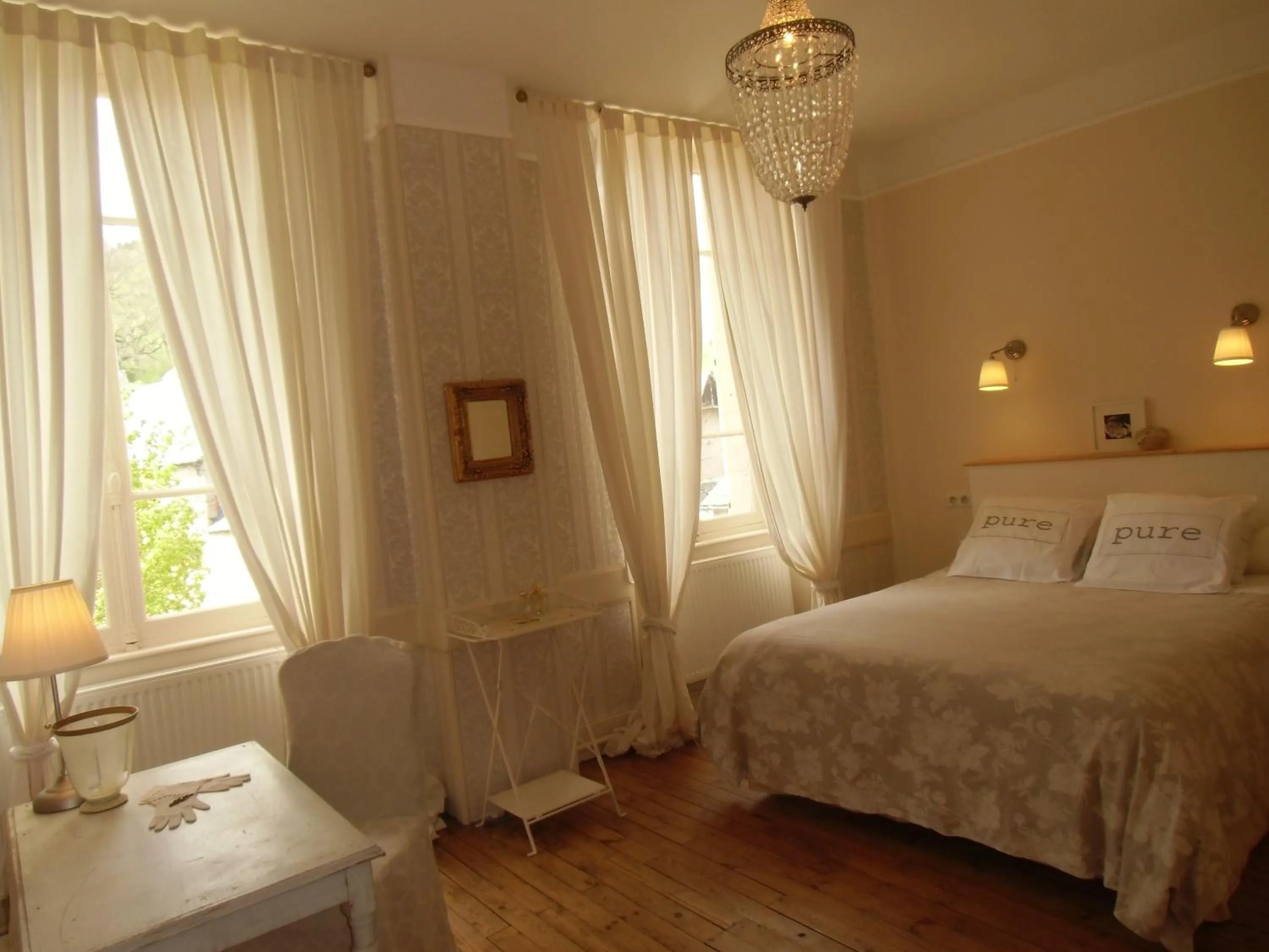 Photo of the whole room in Hôtel De La Providence