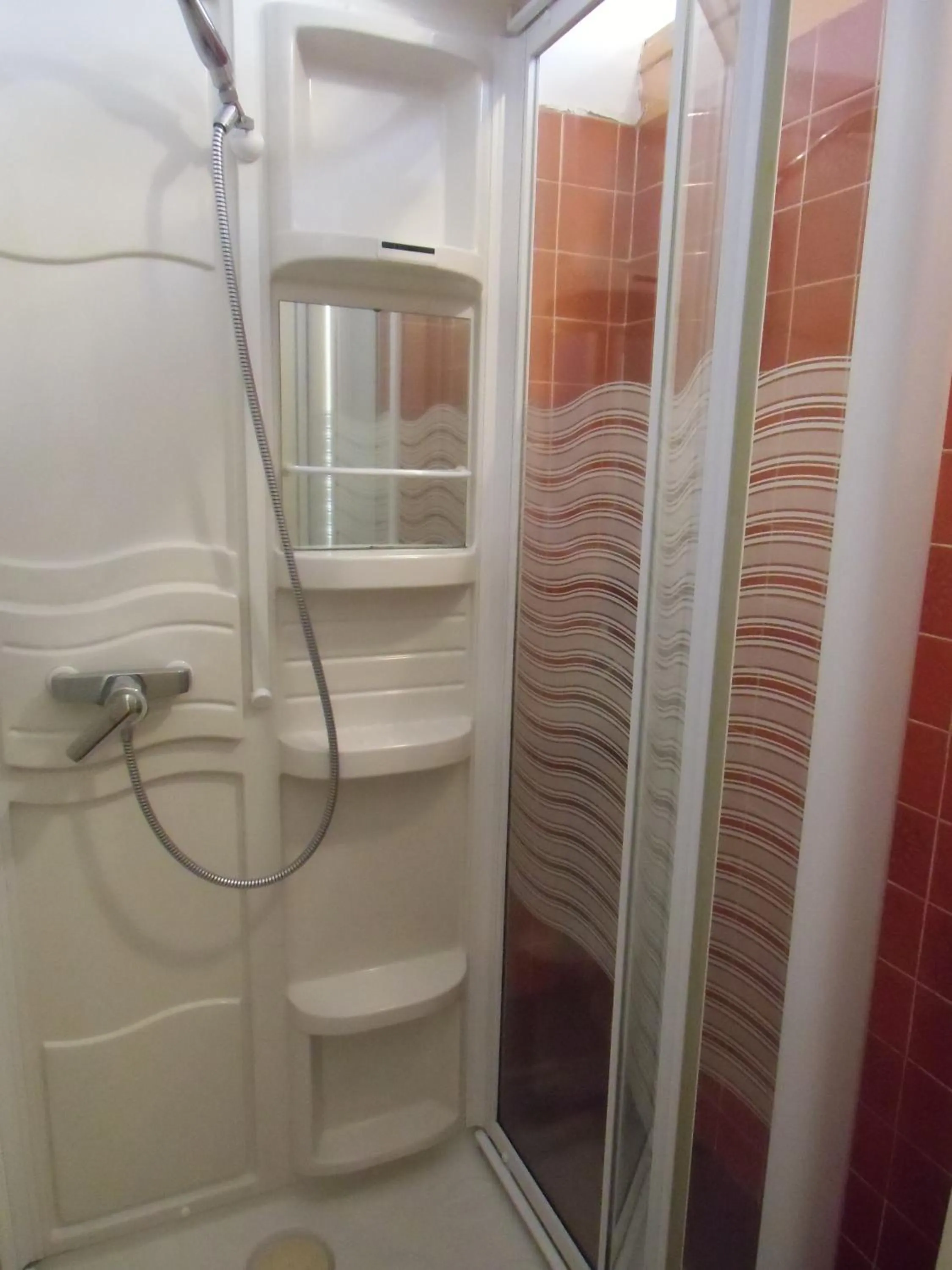 Shower in Hôtel De La Providence