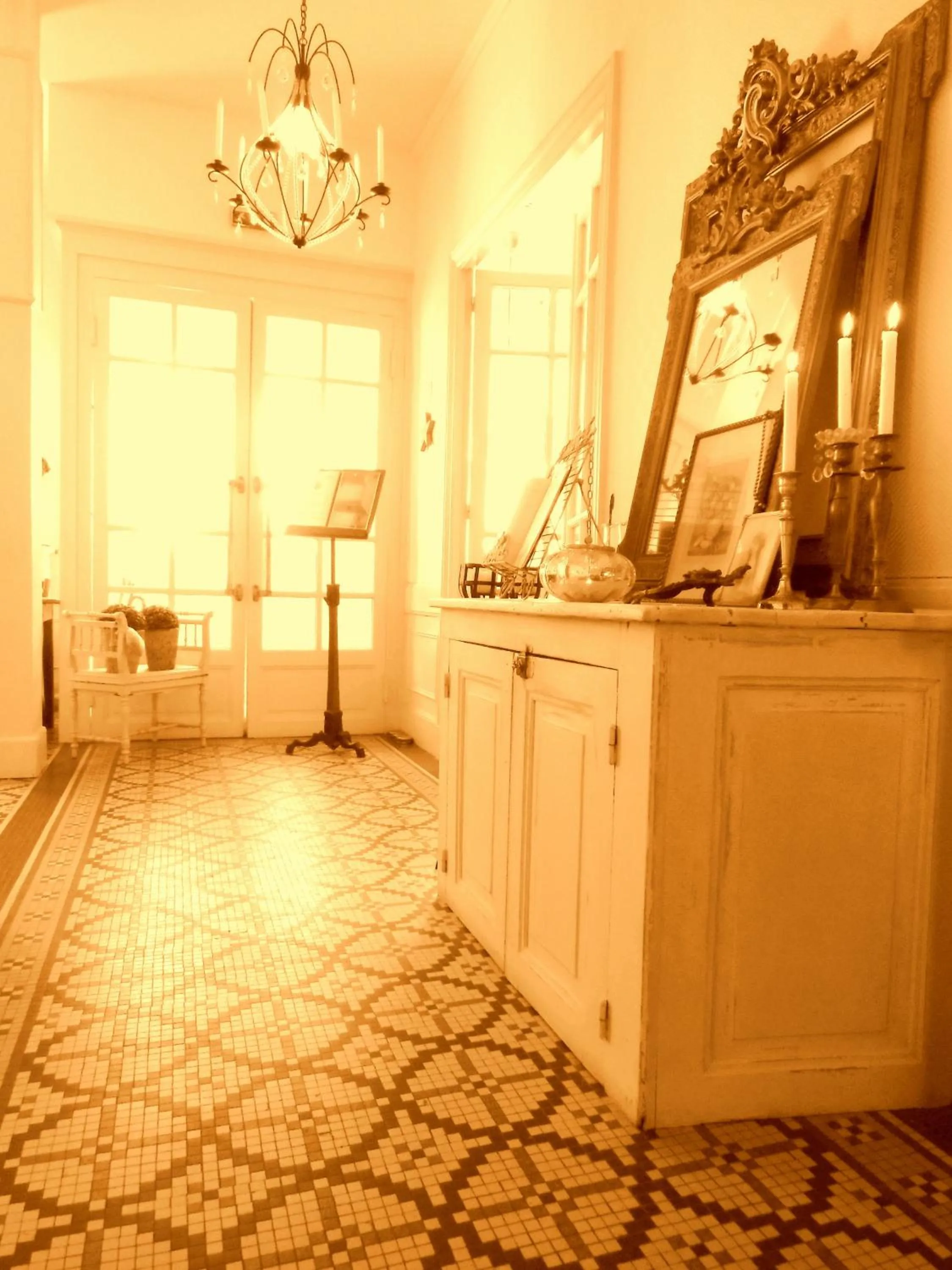 Restaurant/places to eat in Hôtel De La Providence