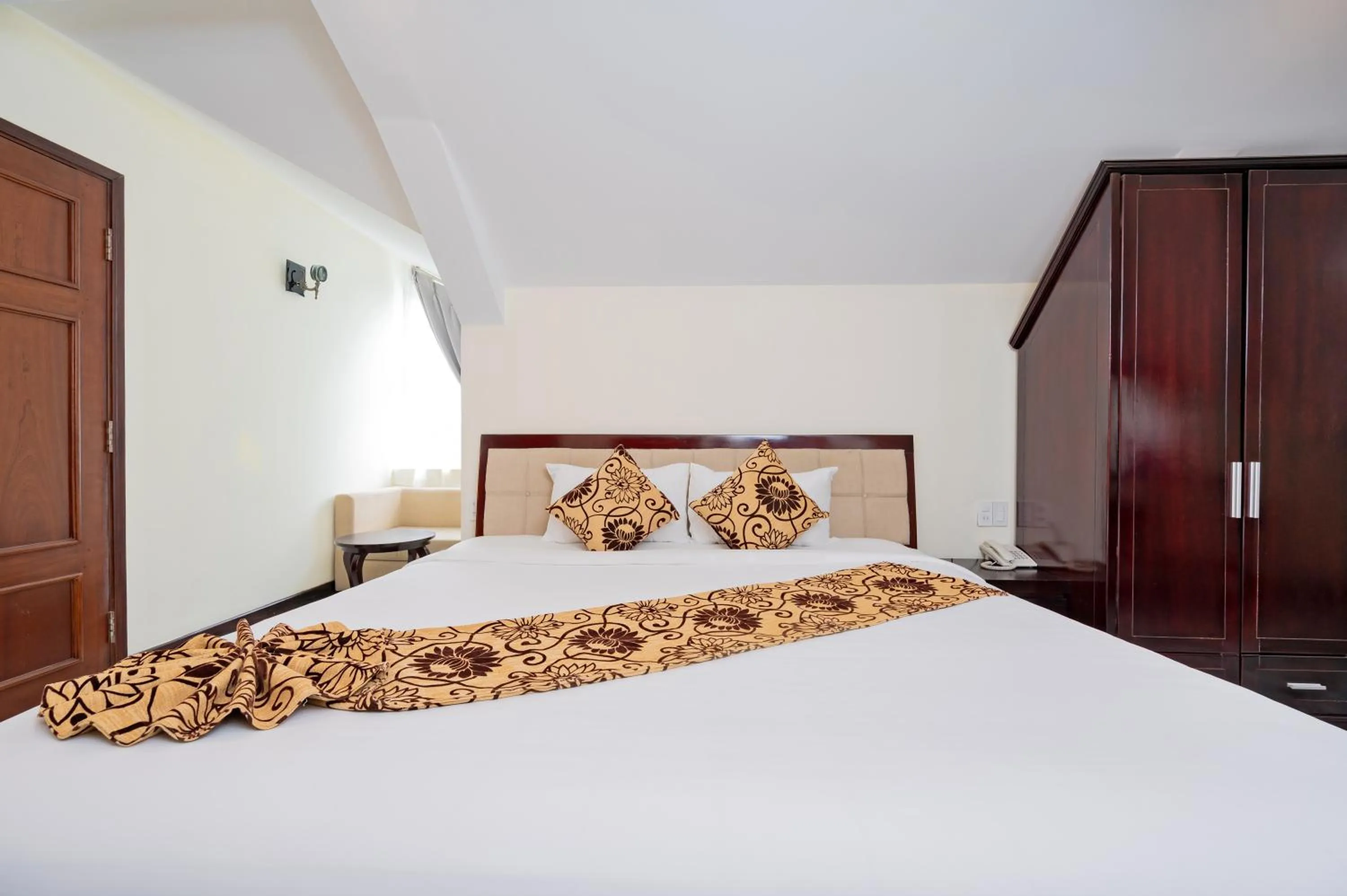 Bed in Hoi An Canal House