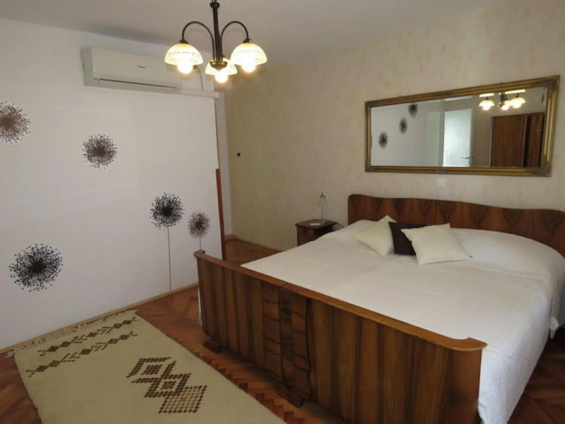 Bedroom, Bed in Apartment Tireli