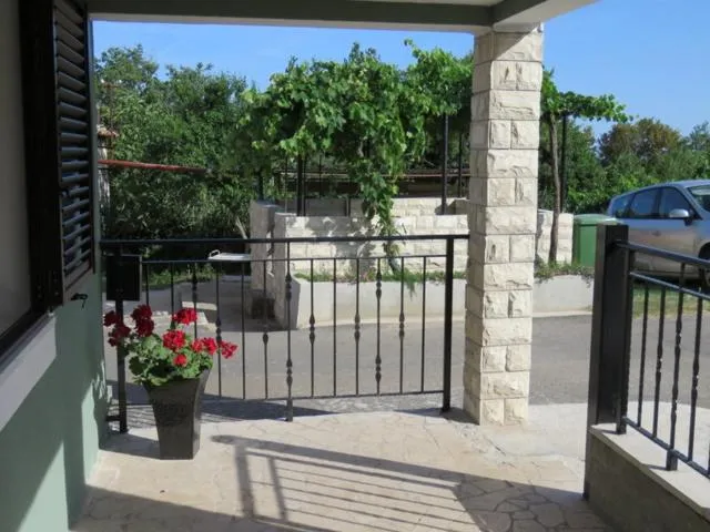 Facade/entrance in Apartment Tireli