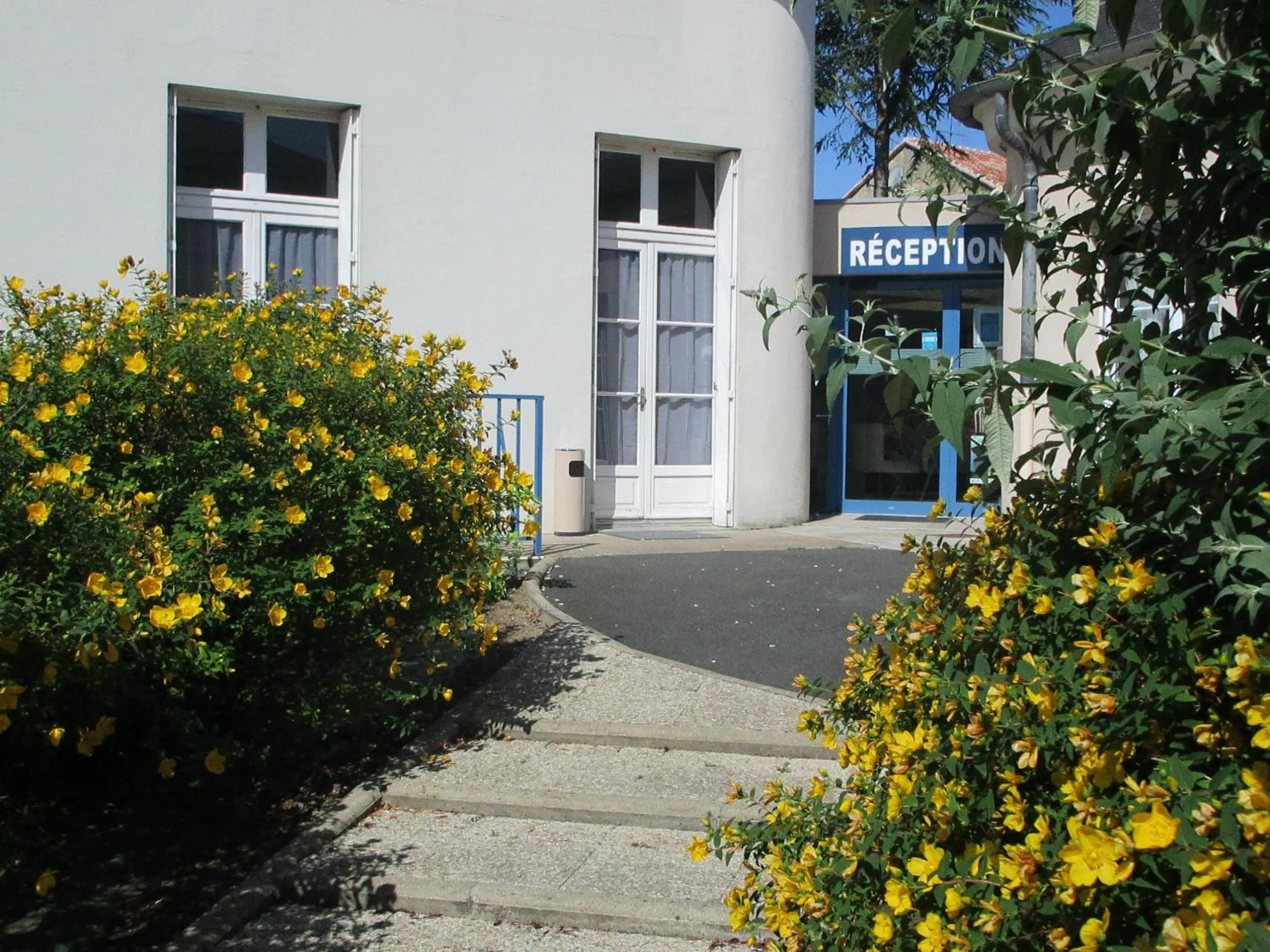 Facade/entrance in Le Clos Albert