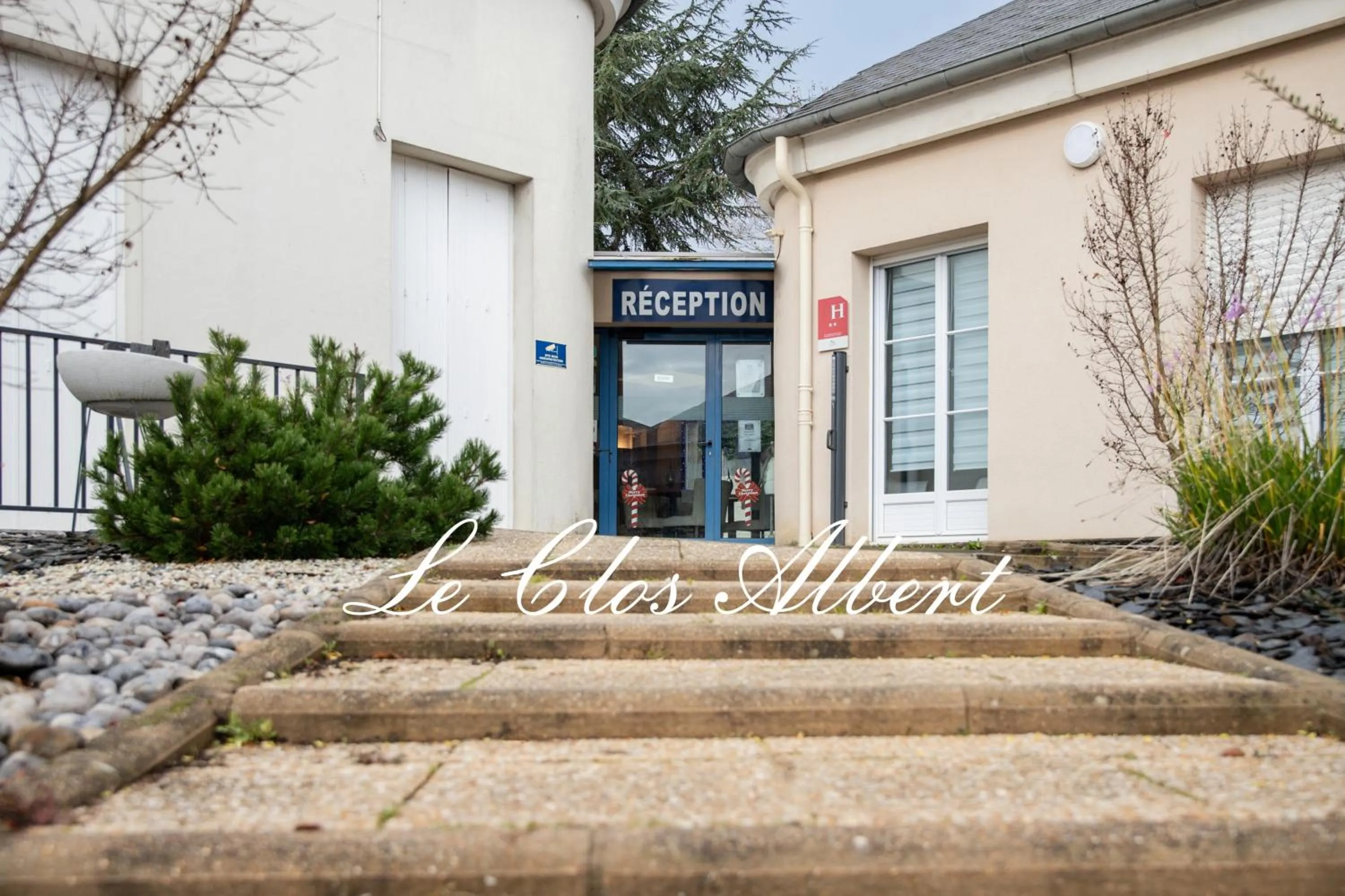 Property building in Le Clos Albert