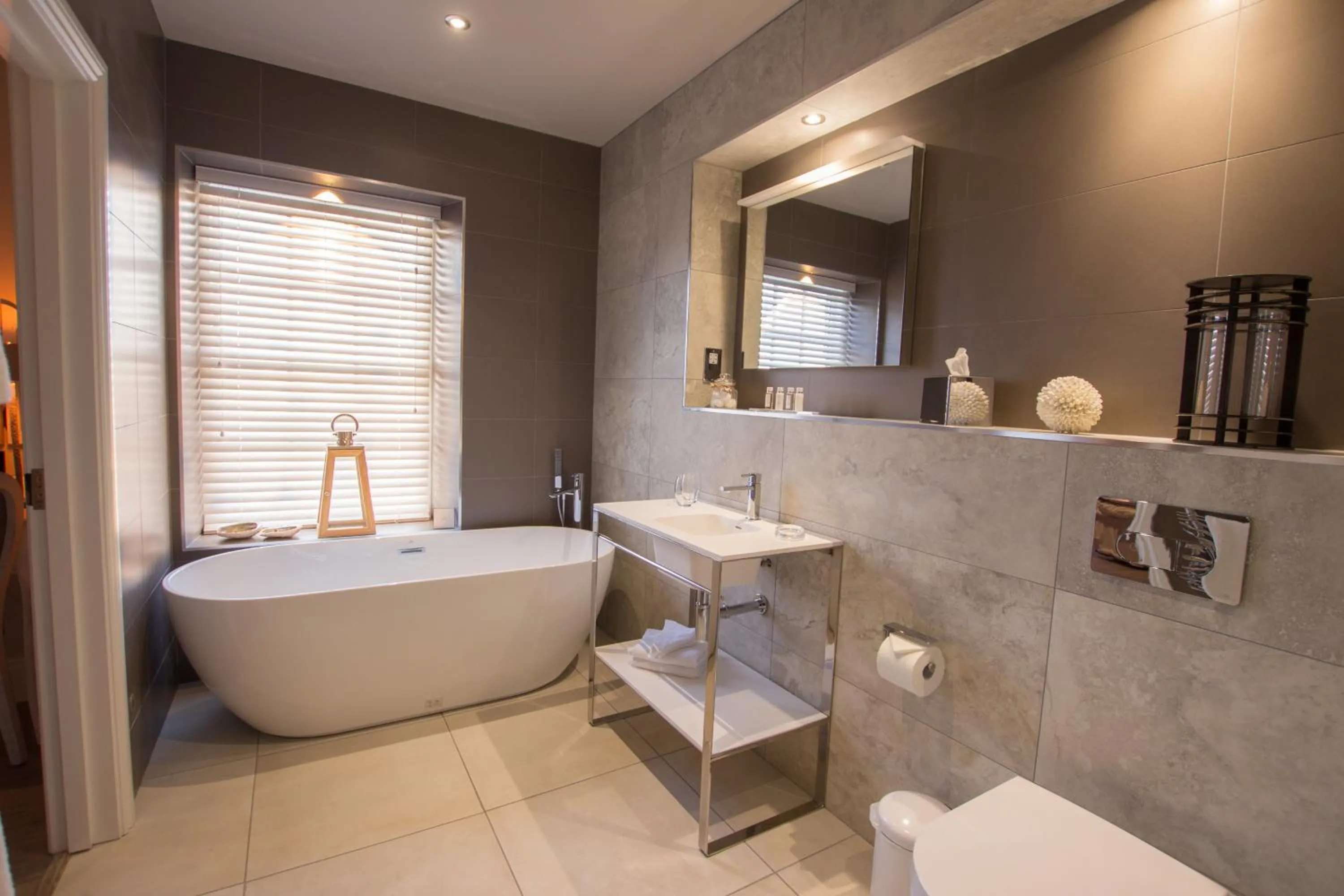 Toilet in The Peacock at Barlow