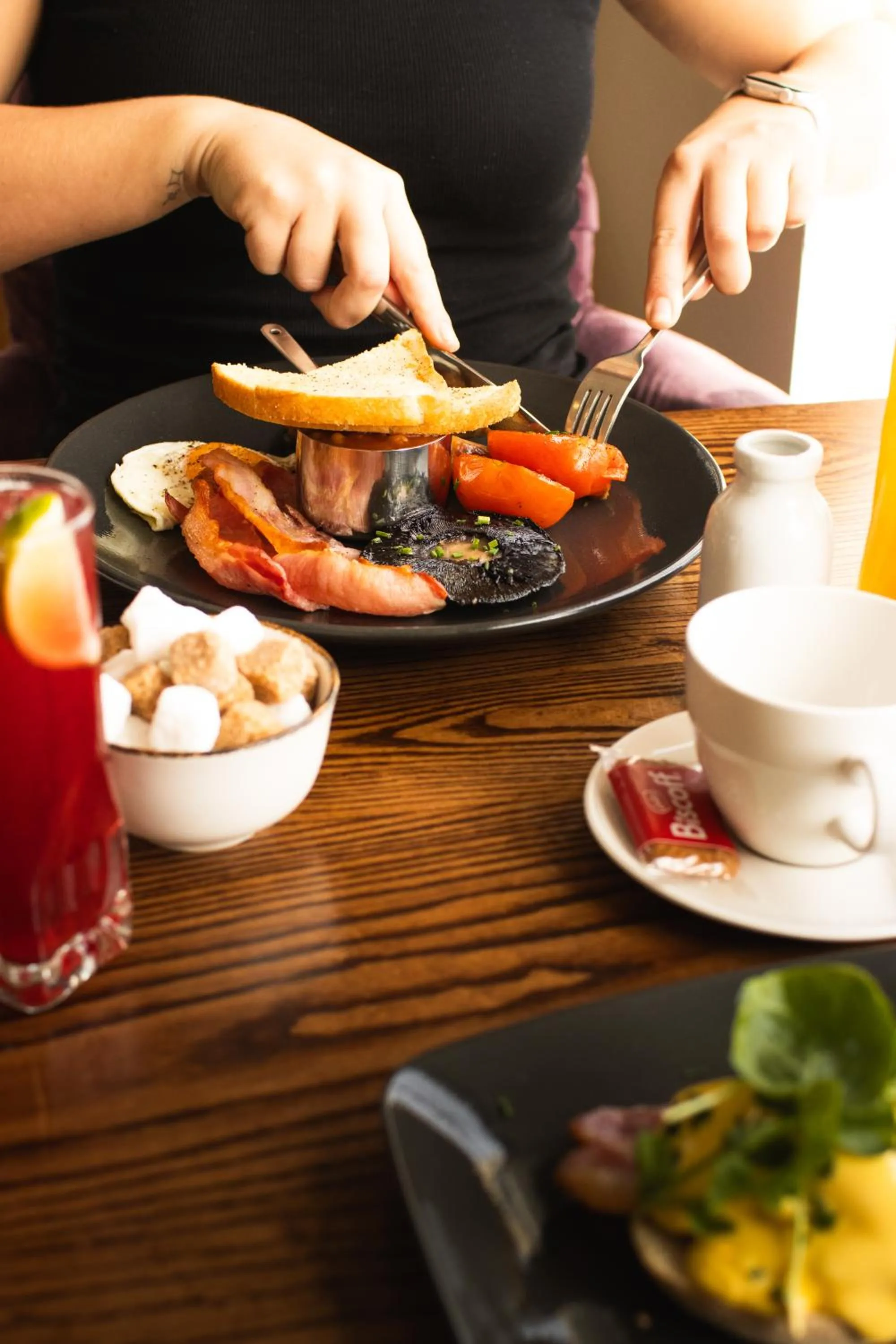 Breakfast in The Peacock at Barlow