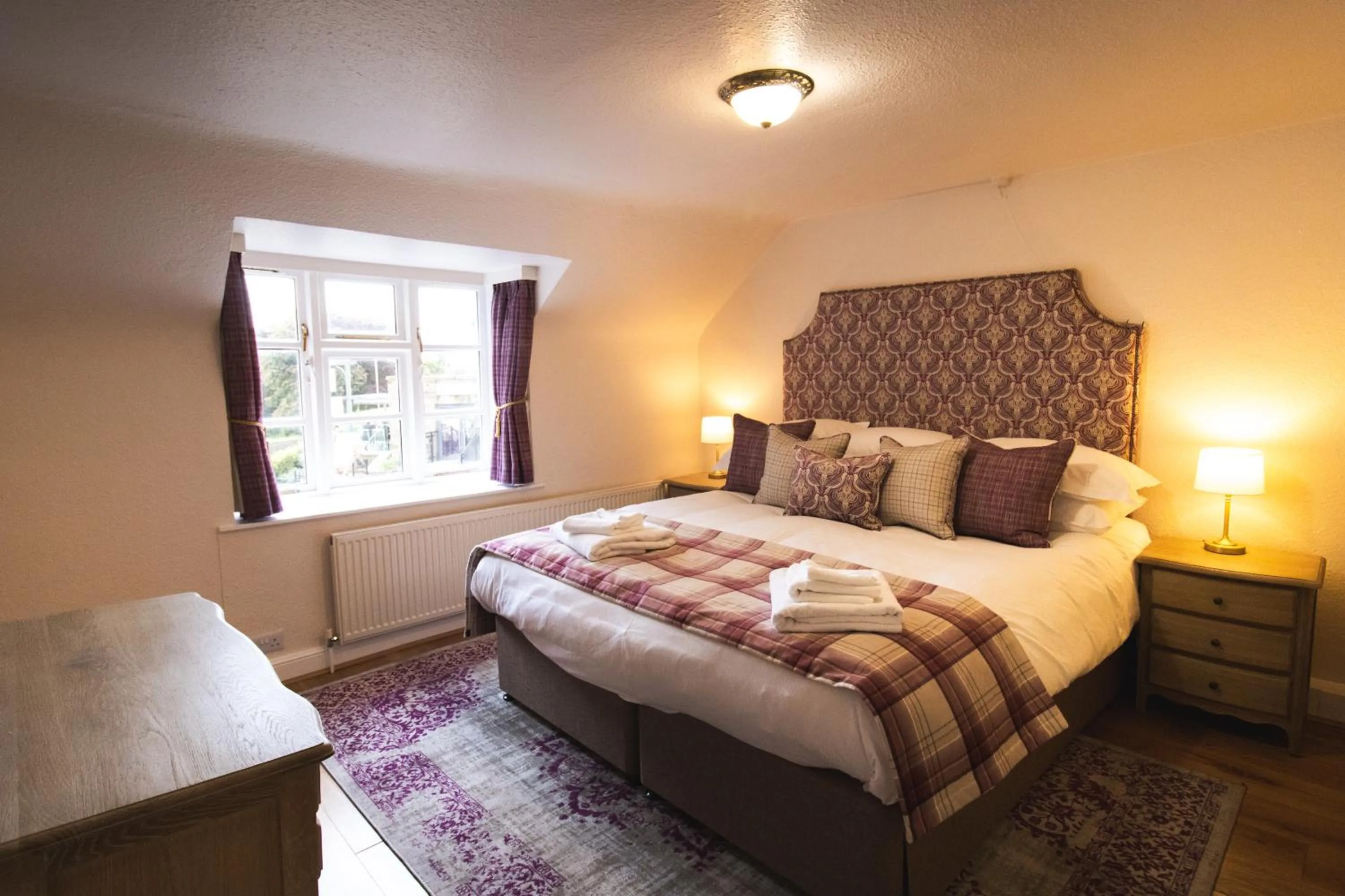 Bed in The Peacock at Barlow