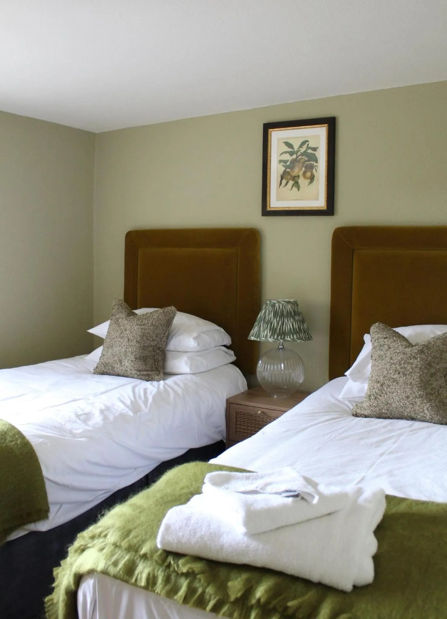 Bed in The Peacock at Barlow