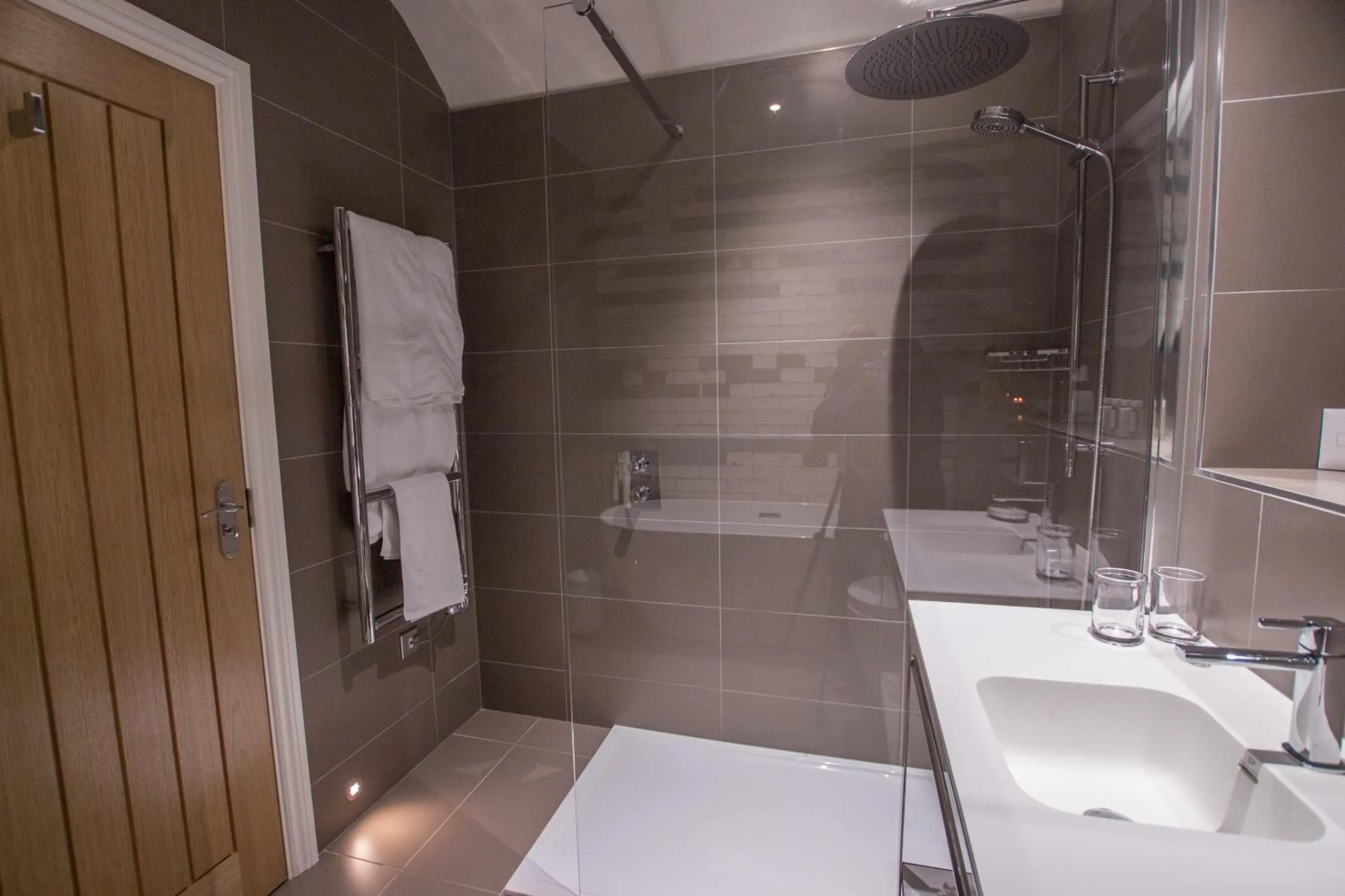 Bathroom in The Peacock at Barlow