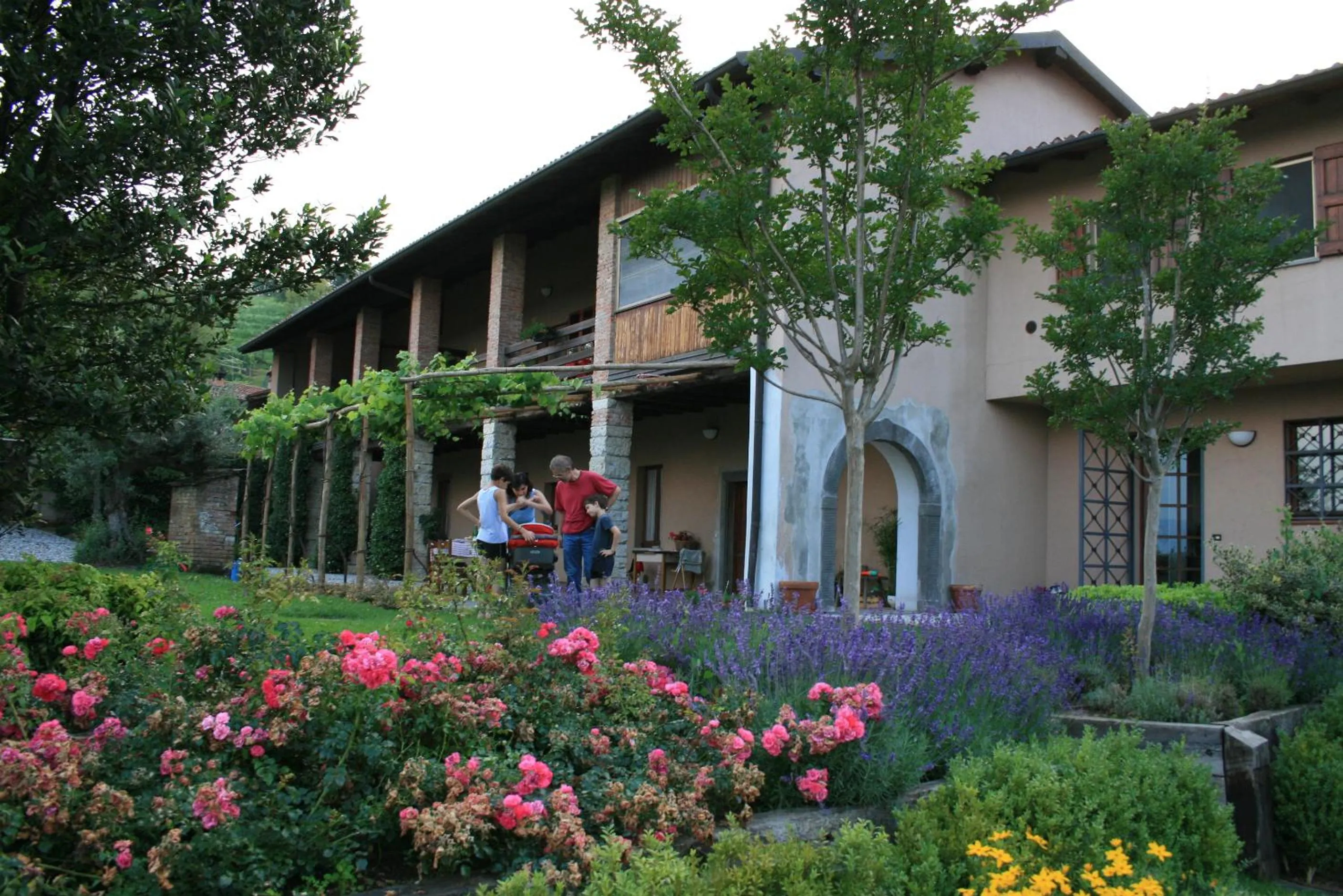 Facade/entrance in Bio&B Cascina Montebello