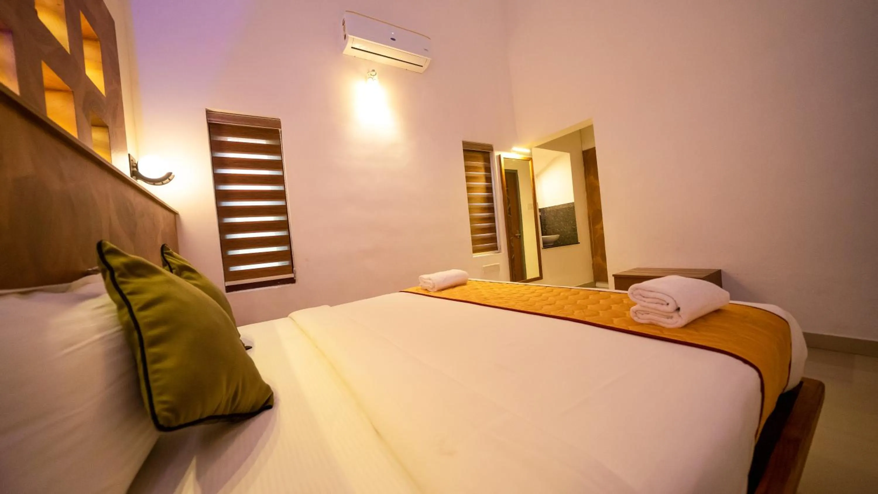 Photo of the whole room, Bed in Vythiri Holiday Resort, Wayanad