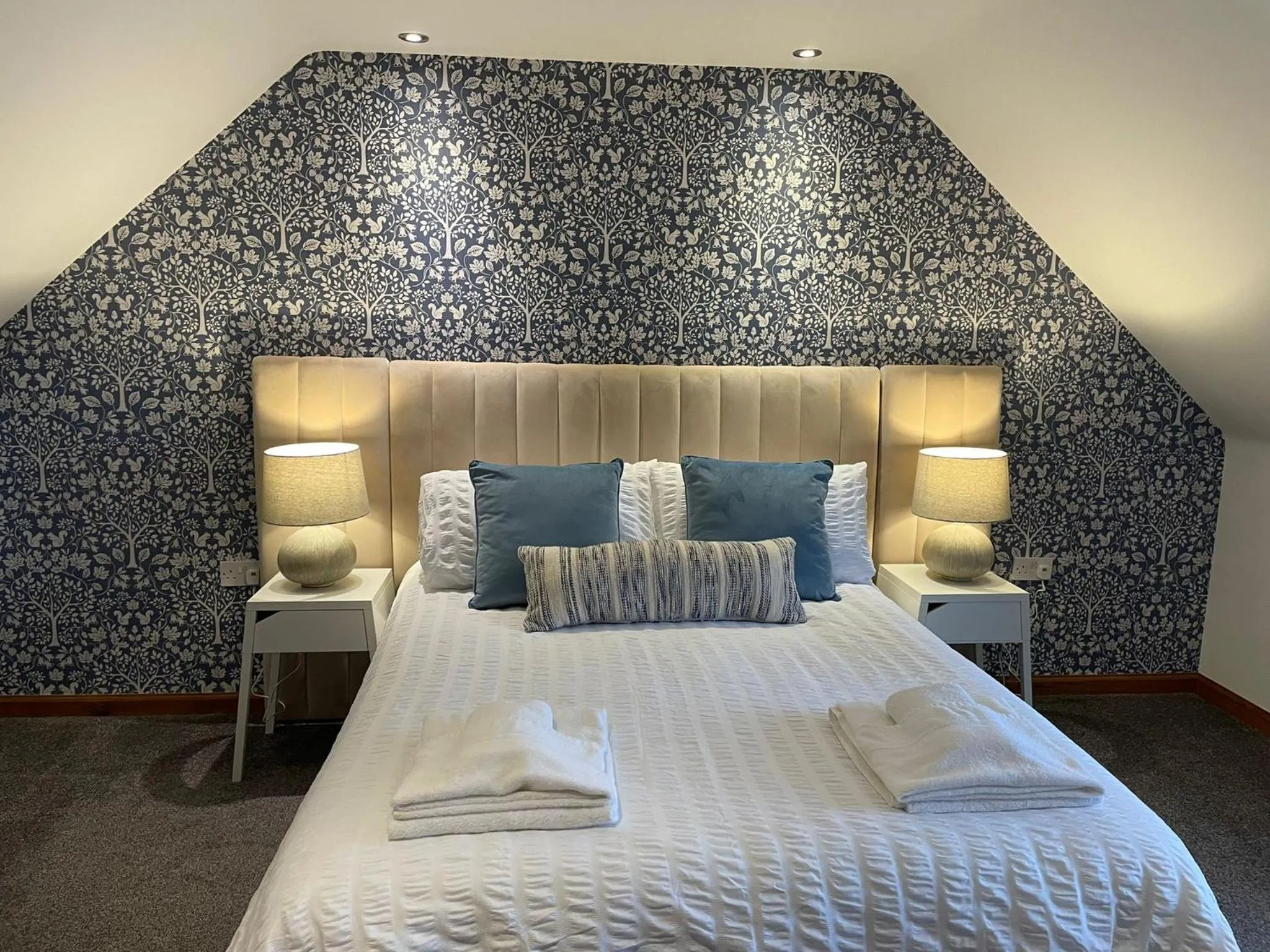 Bedroom, Bed in The Square Kintore