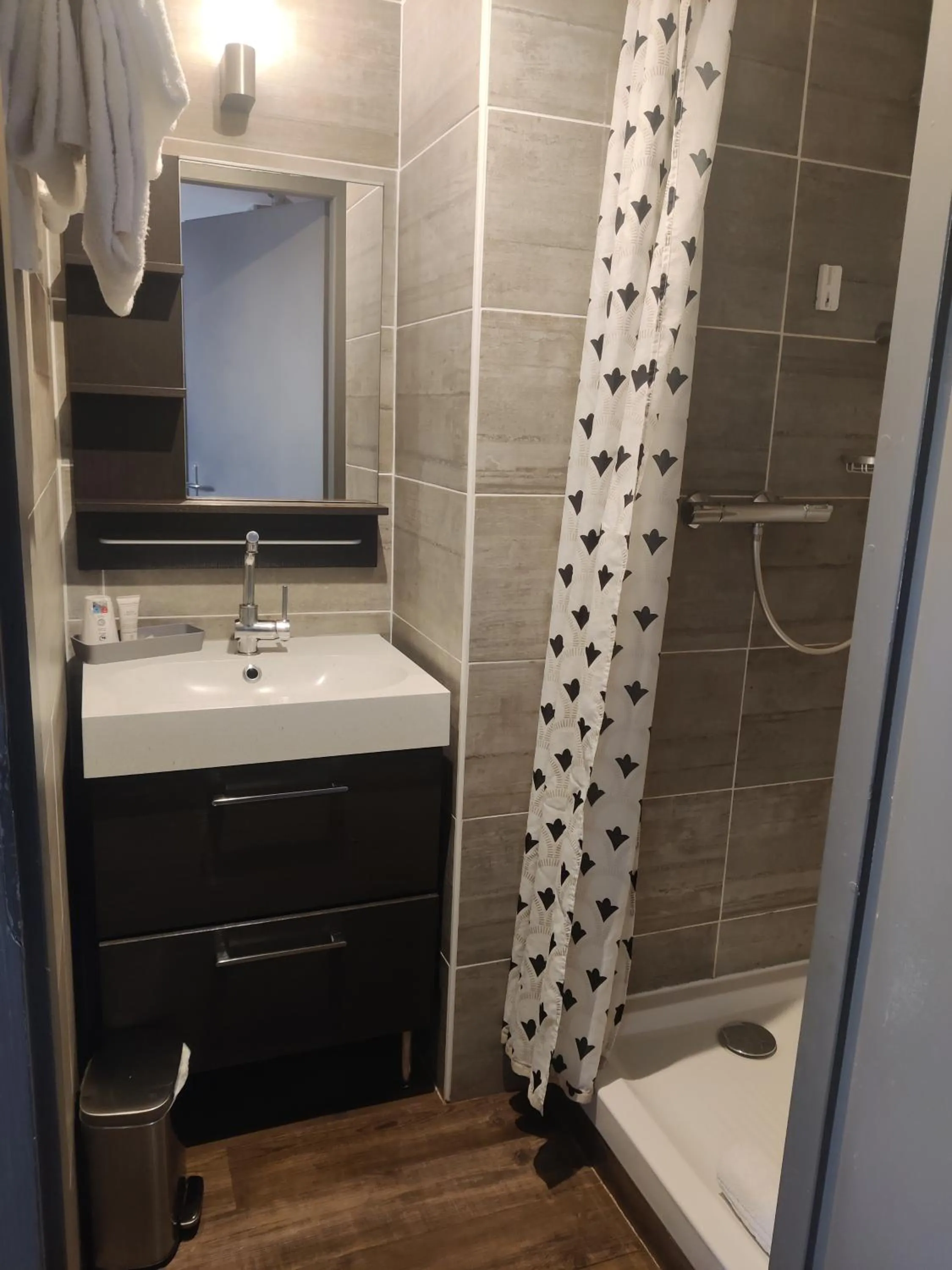 Bath in Atipik Hôtel