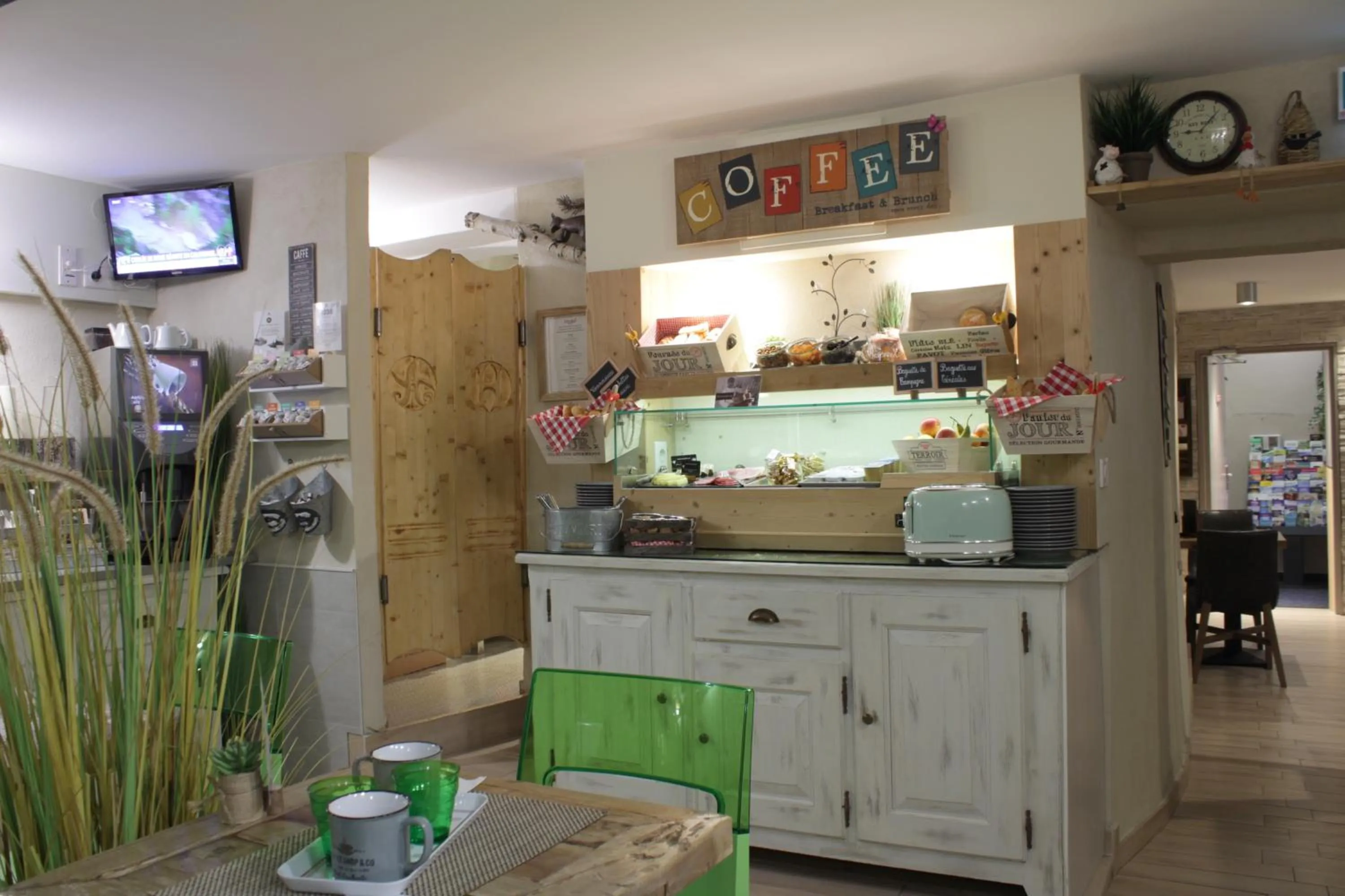 Food and drinks in Atipik Hôtel