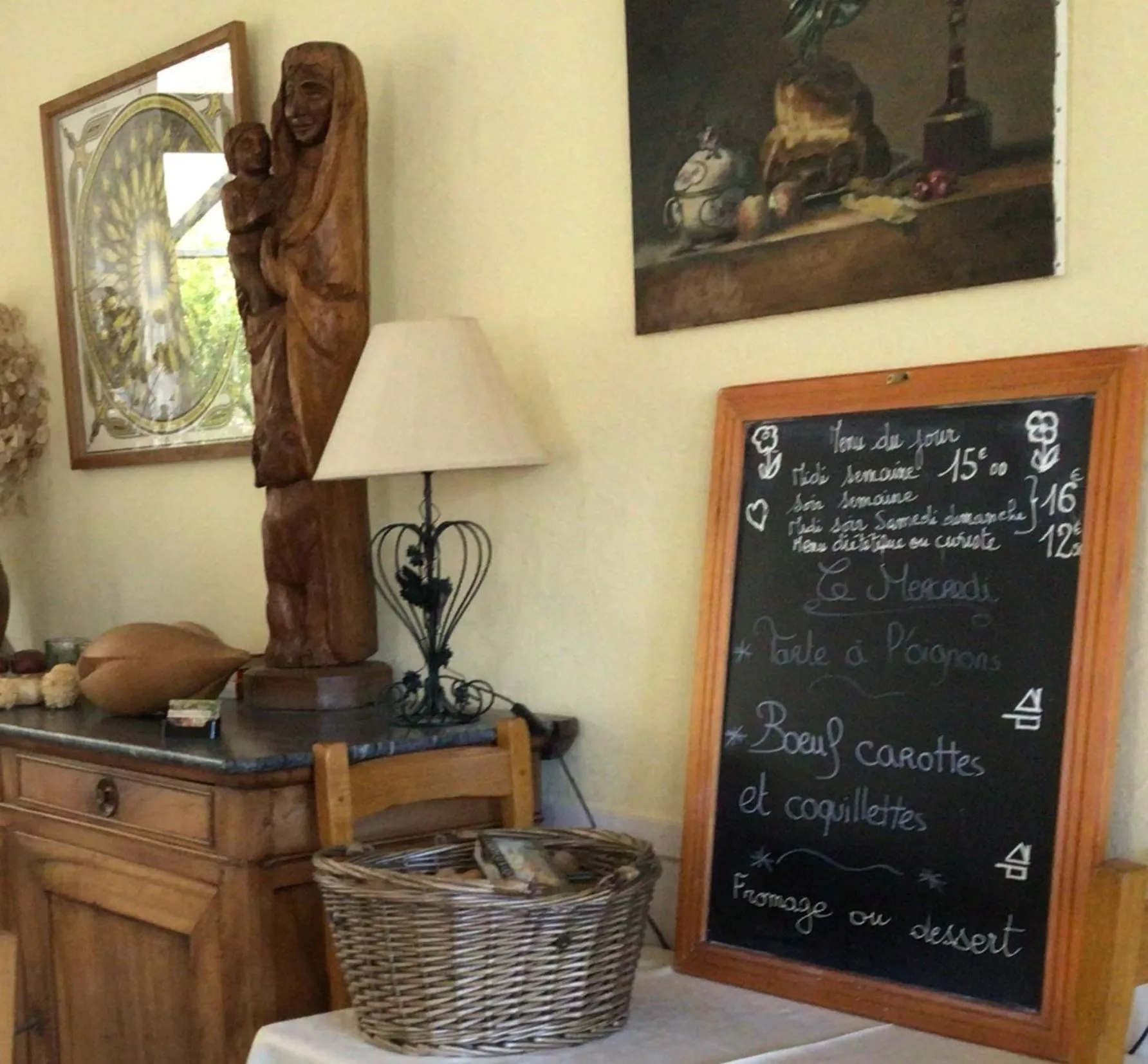 Property building in Hôtel Restaurant Les Touristes