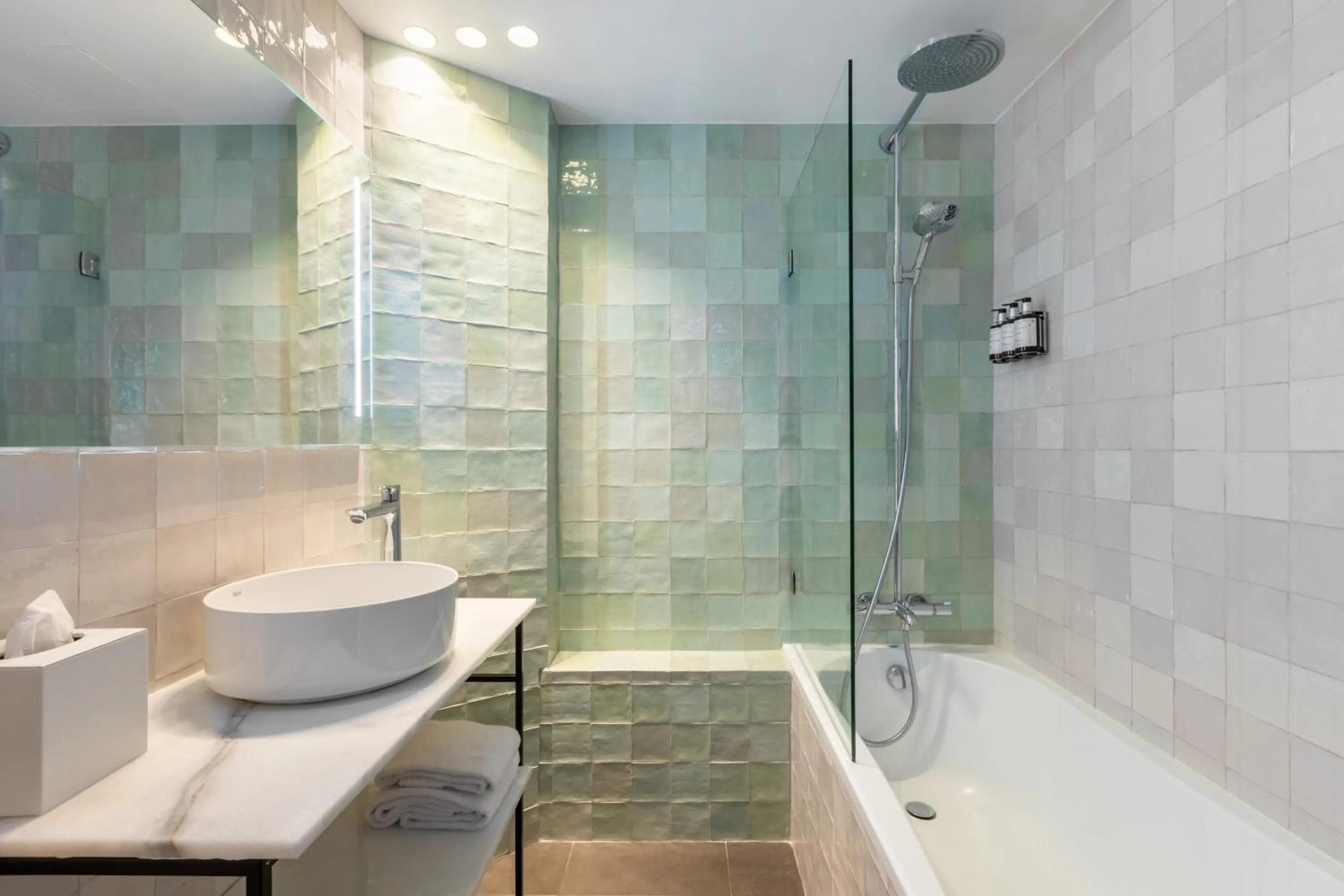 Bathroom in voco Paris Montparnasse by IHG