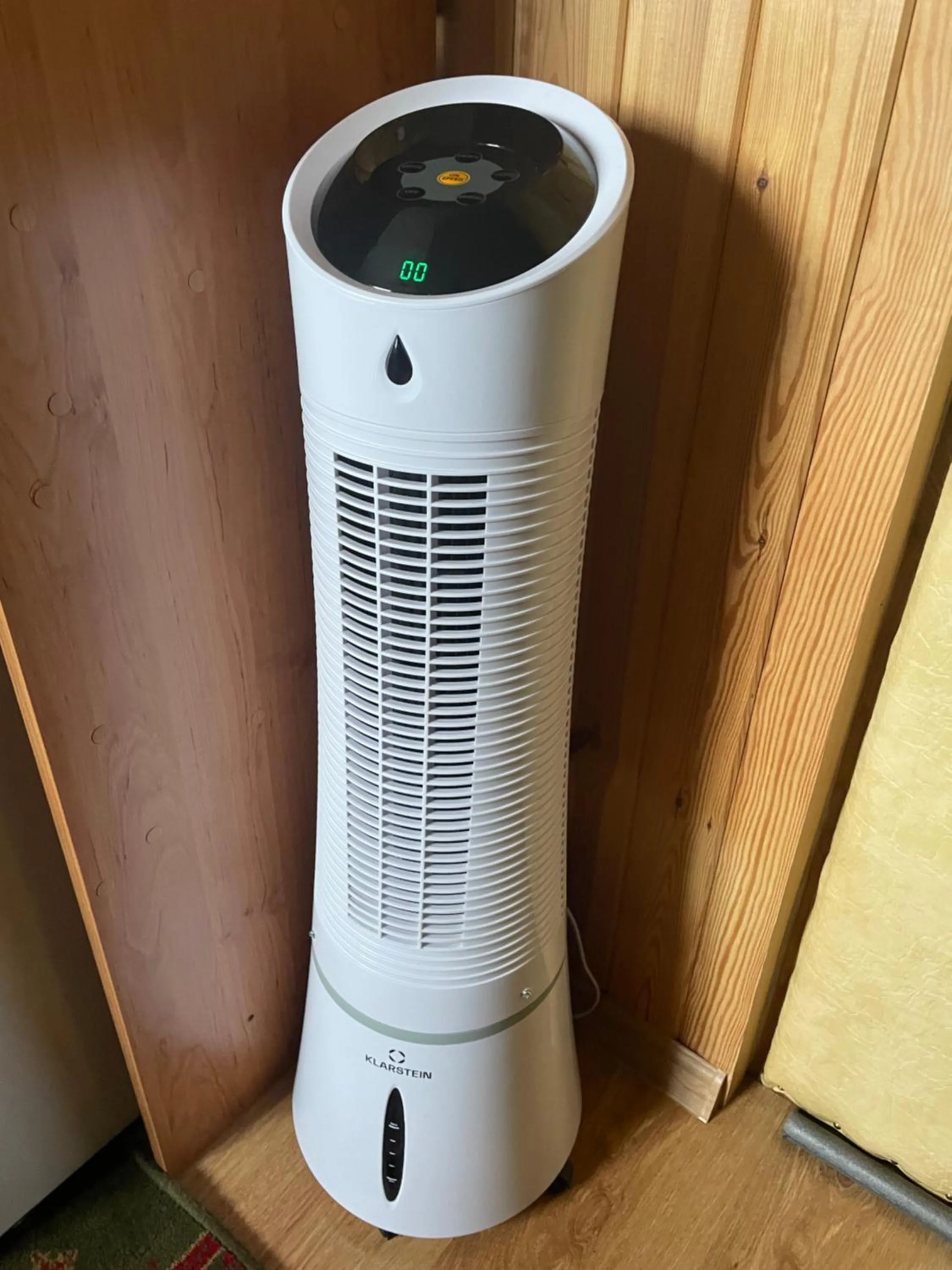 air conditioner in Apartamenty pod Wiciokrzewem
