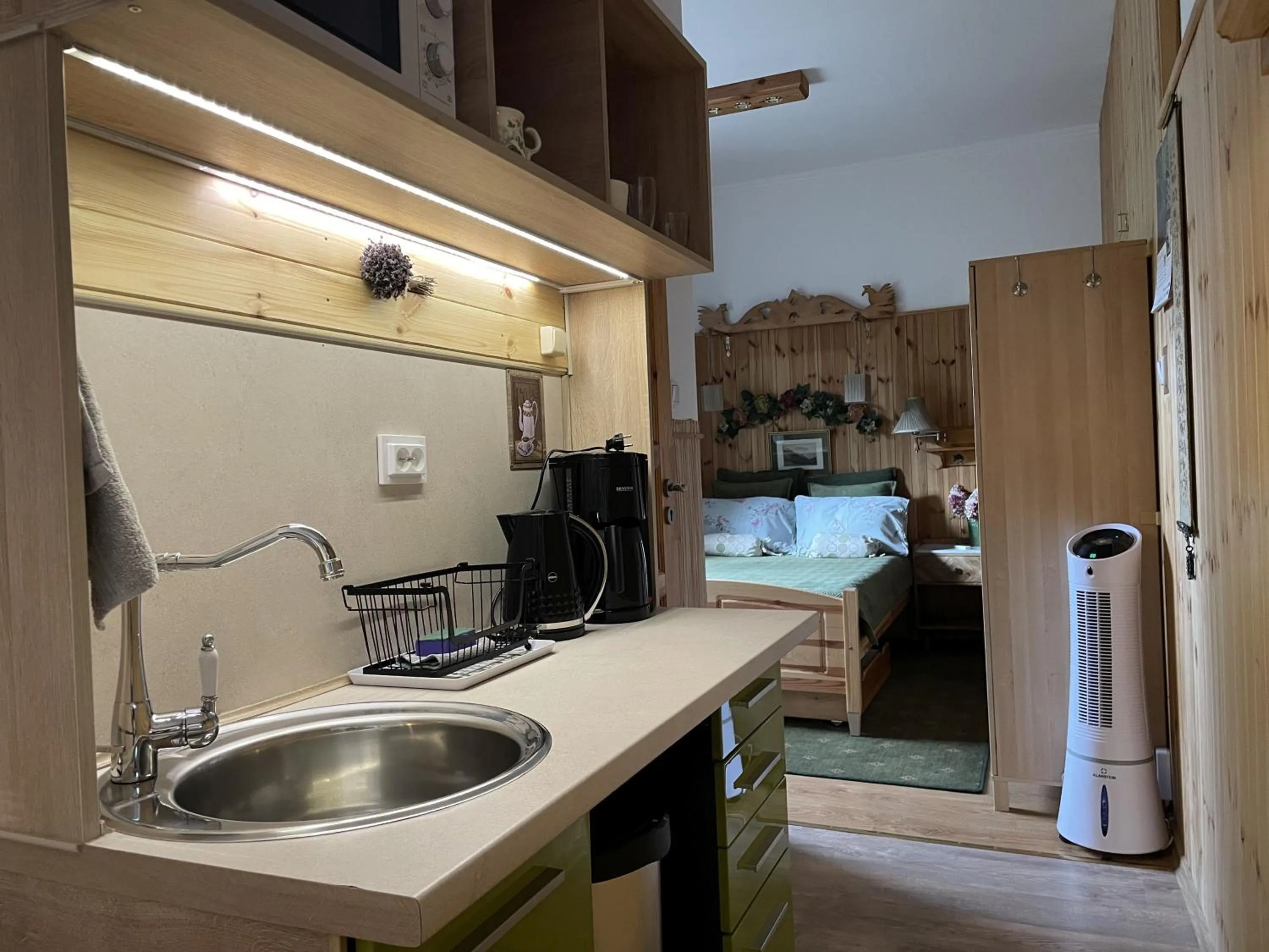 Coffee/tea facilities in Apartamenty pod Wiciokrzewem
