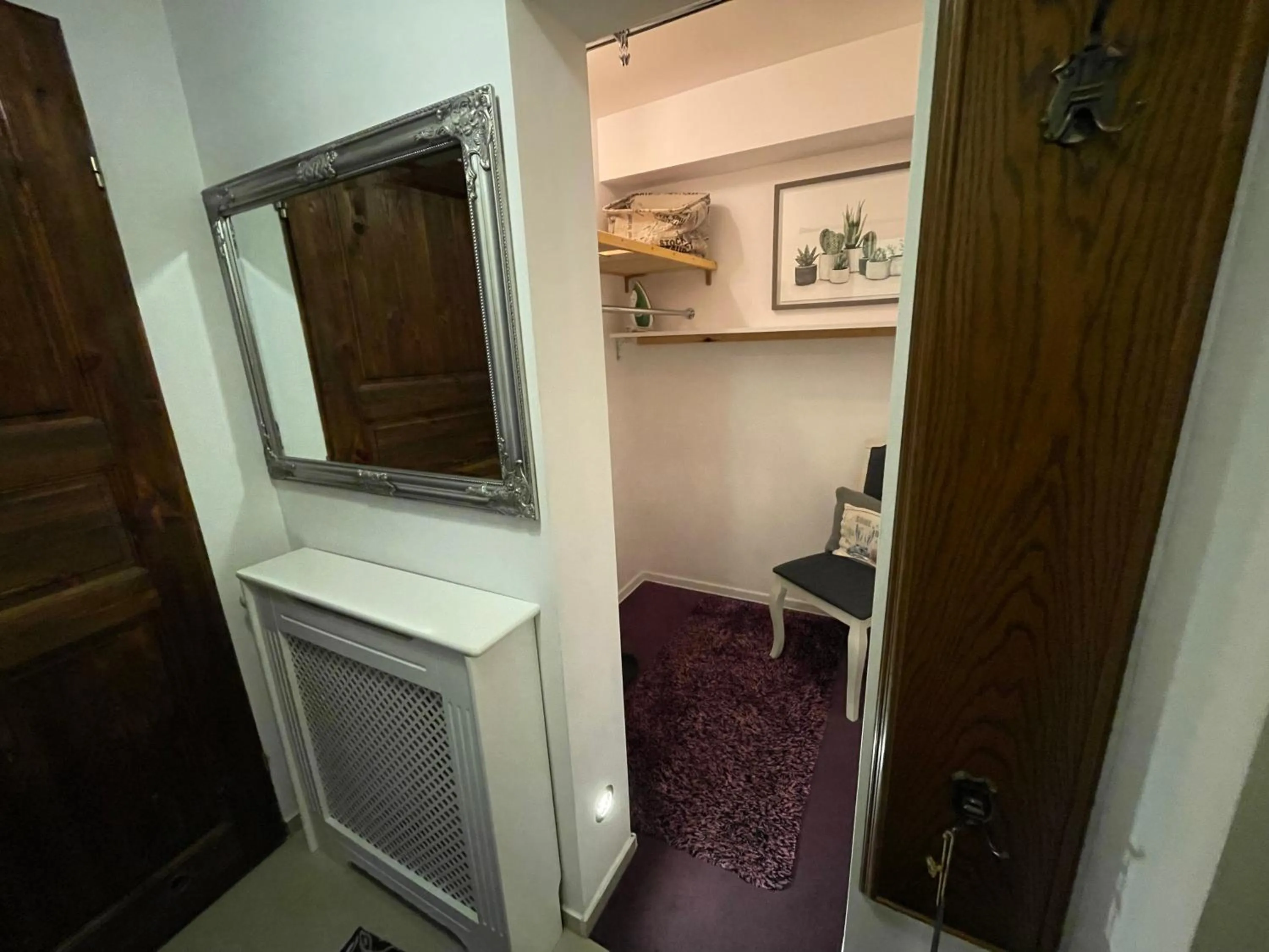 wardrobe in Apartamenty pod Wiciokrzewem