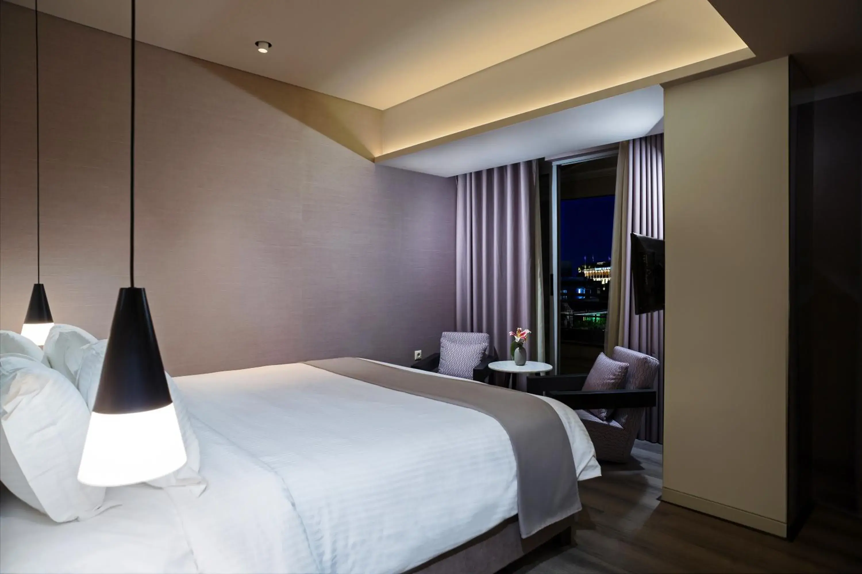 Suite with Balcony - single occupancy in Hotel Lozenge Suite with Balcony - single occupancy in Hotel Lozenge