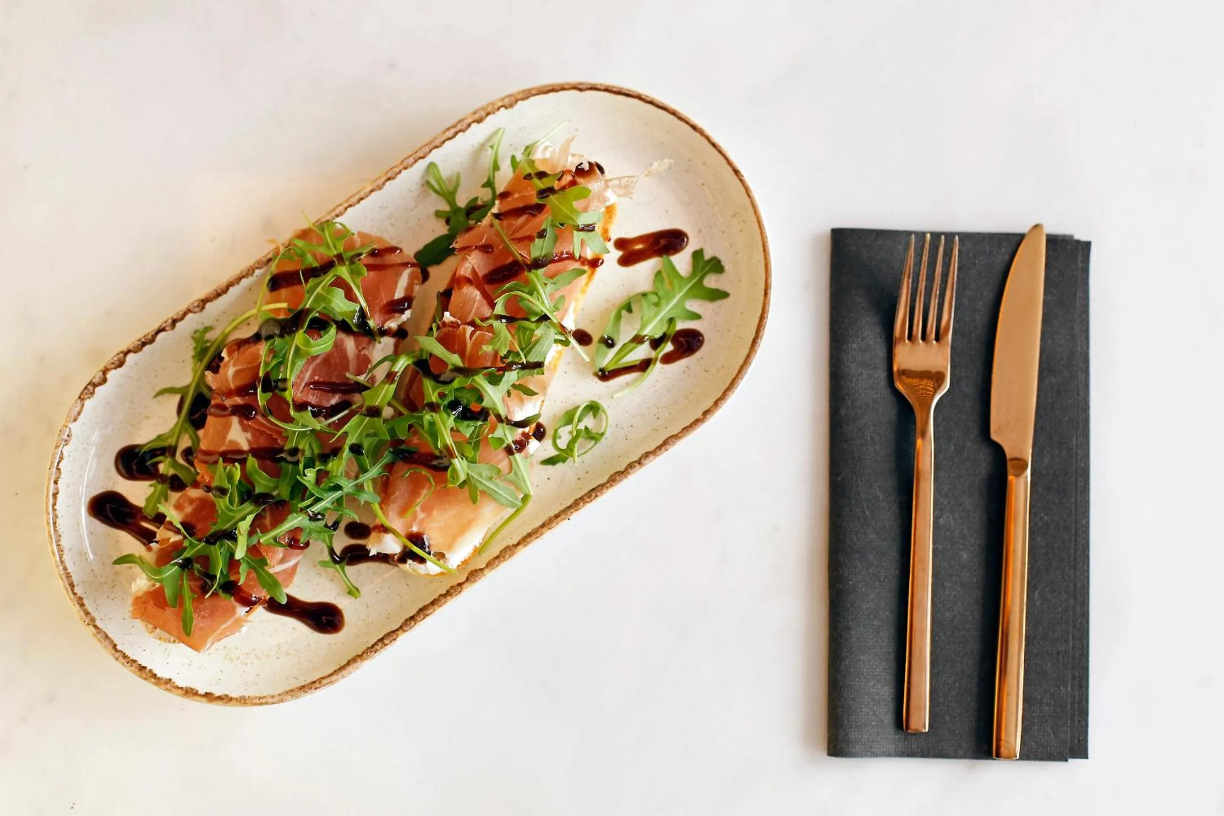 Restaurant/places to eat in Hotel Lozenge