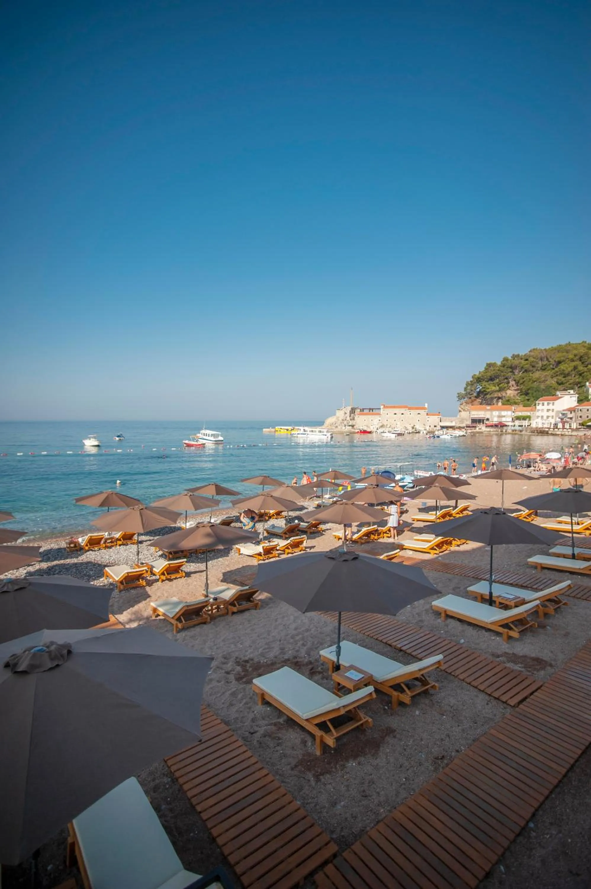 Beach in Hotel Riva by Aycon