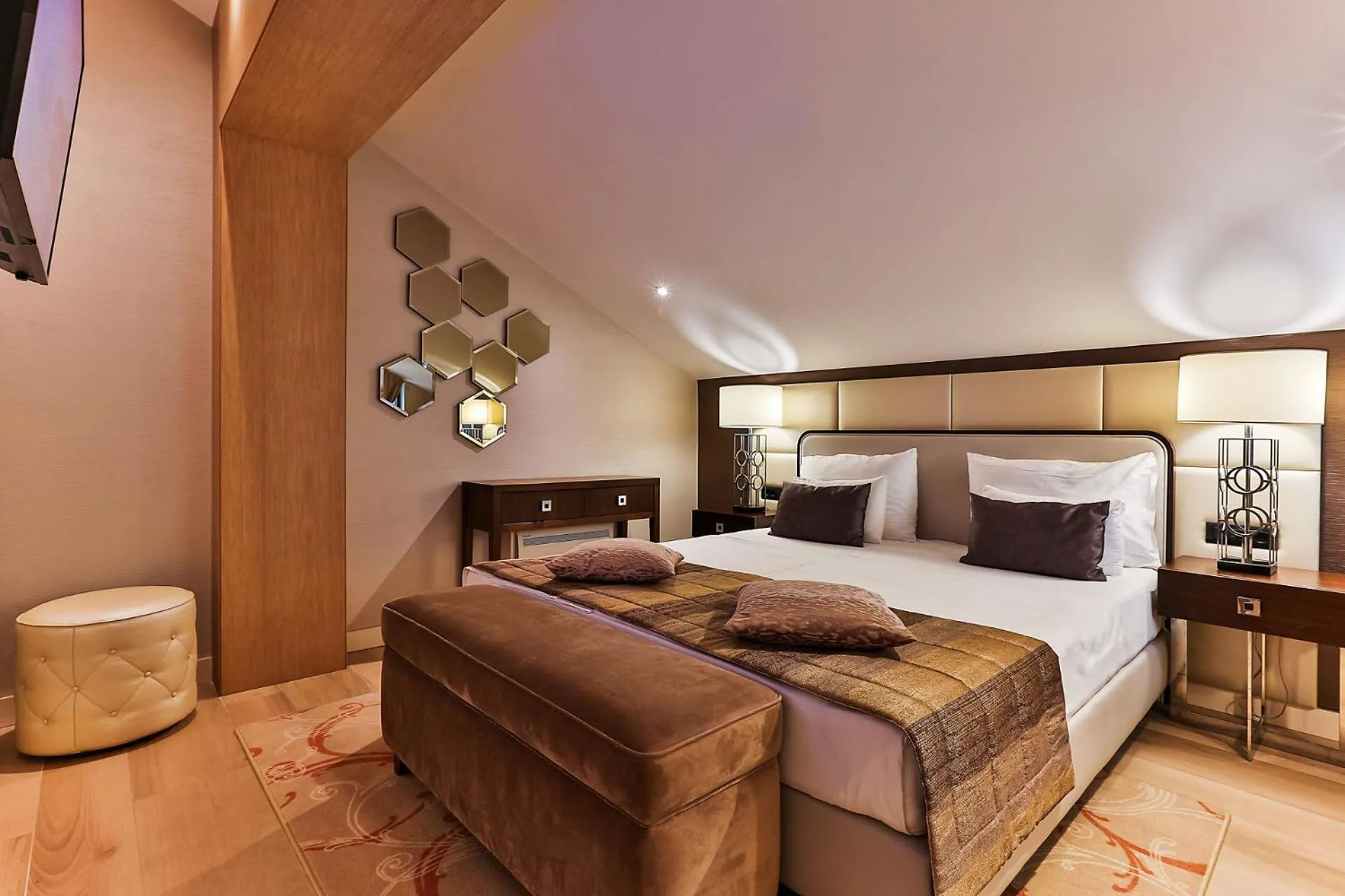 Bedroom, Bed in Hotel Riva by Aycon