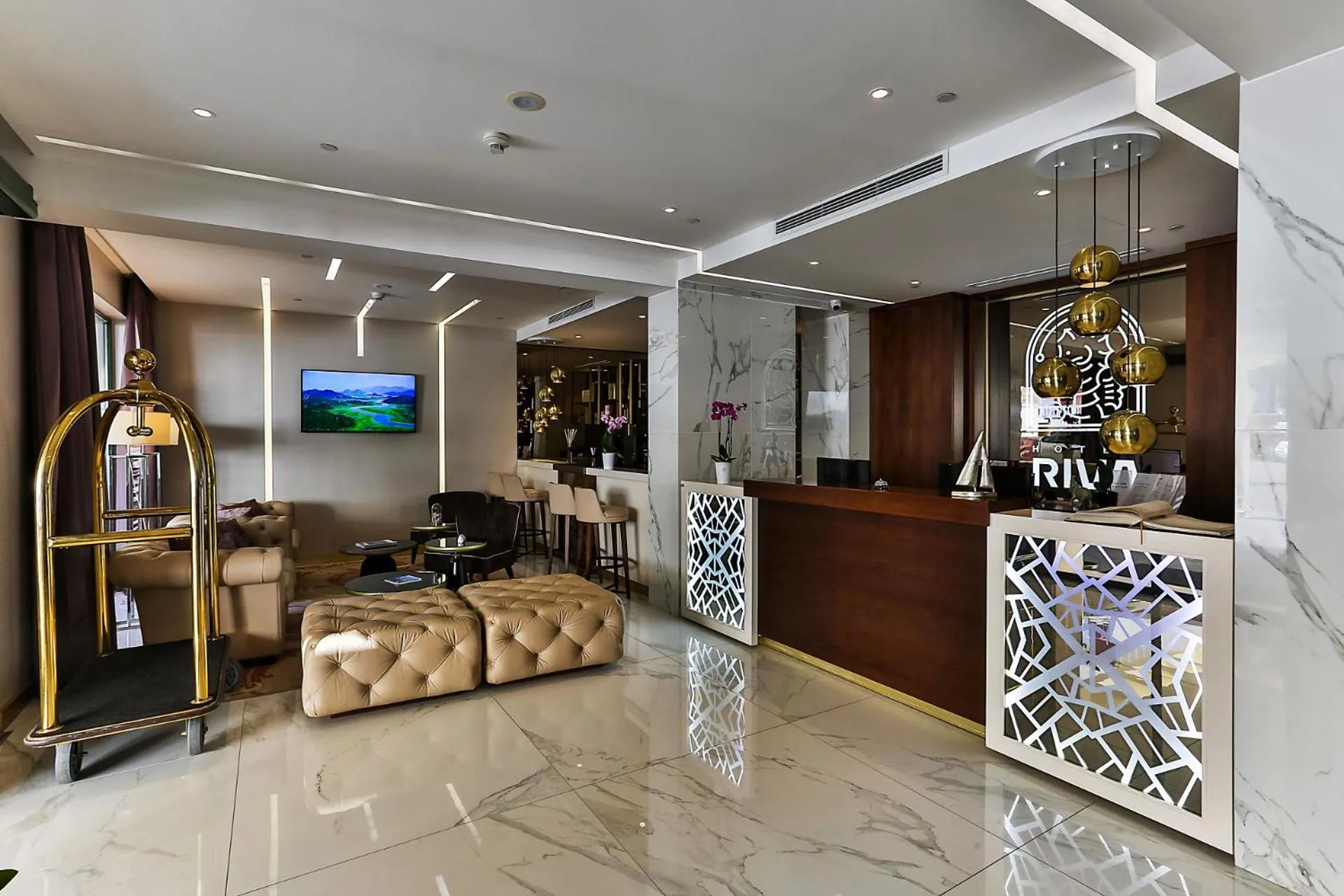 Lobby or reception in Hotel Riva by Aycon