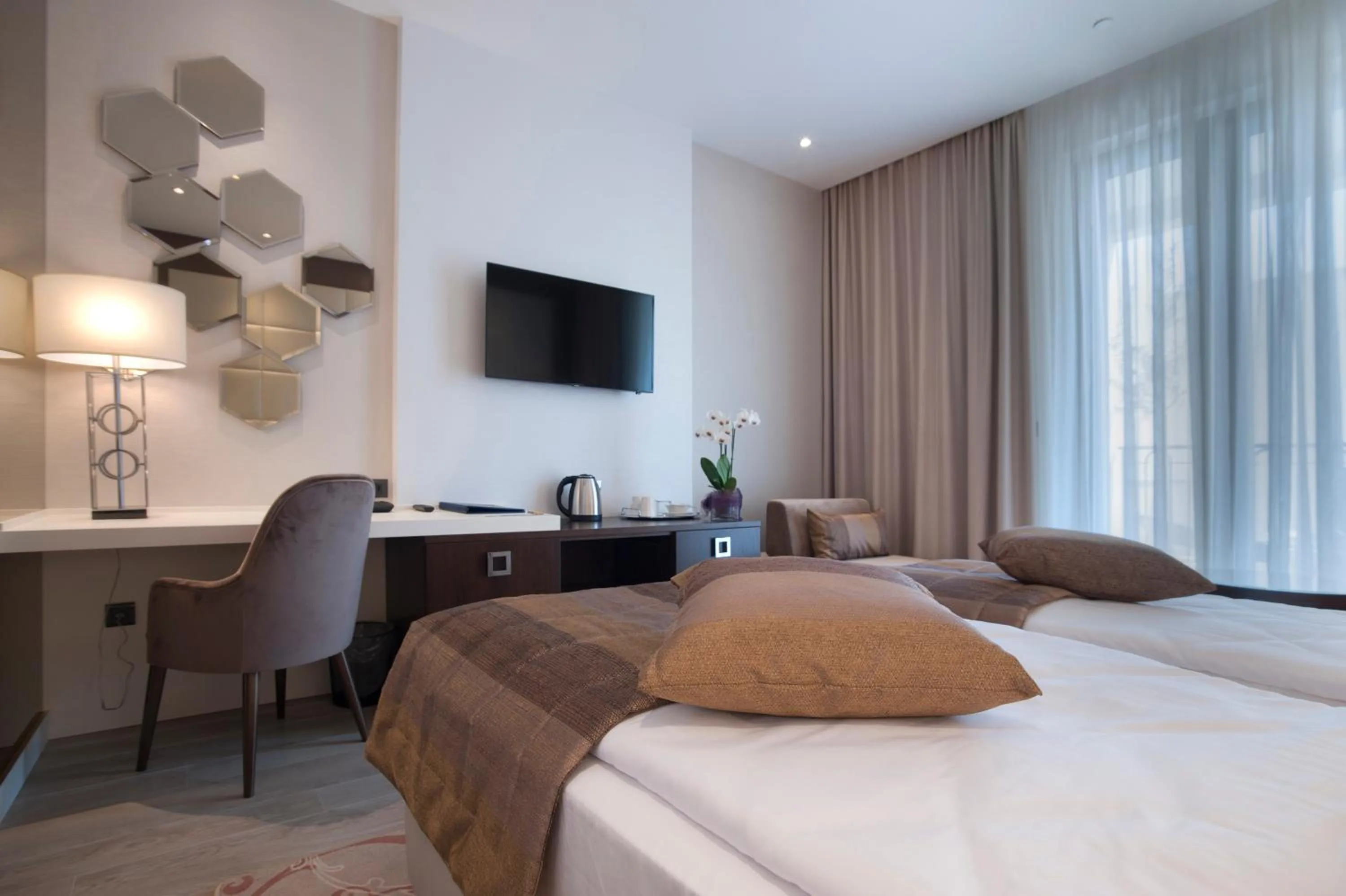 Bedroom, Bed in Hotel Riva by Aycon