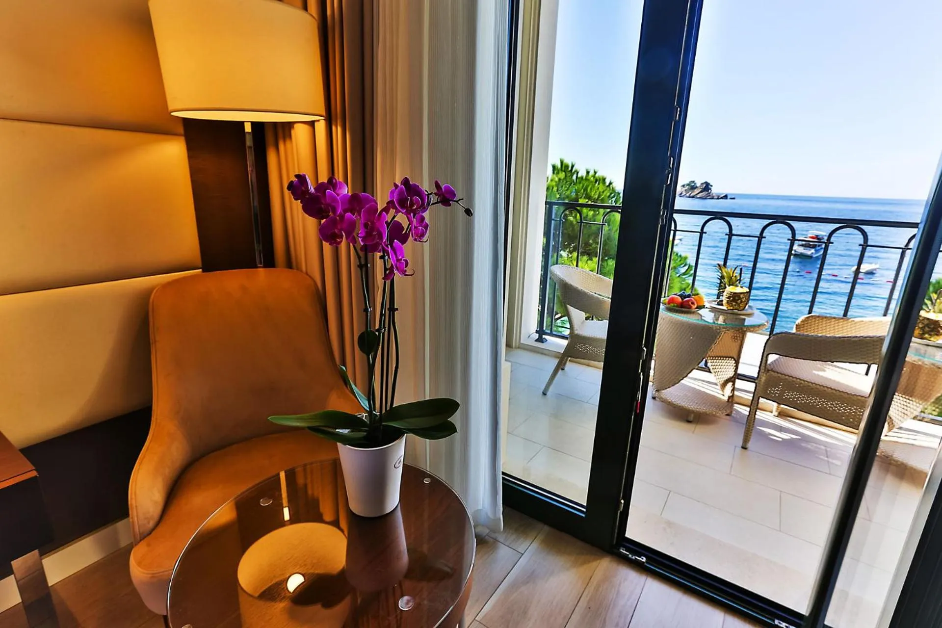 Sea view in Hotel Riva by Aycon