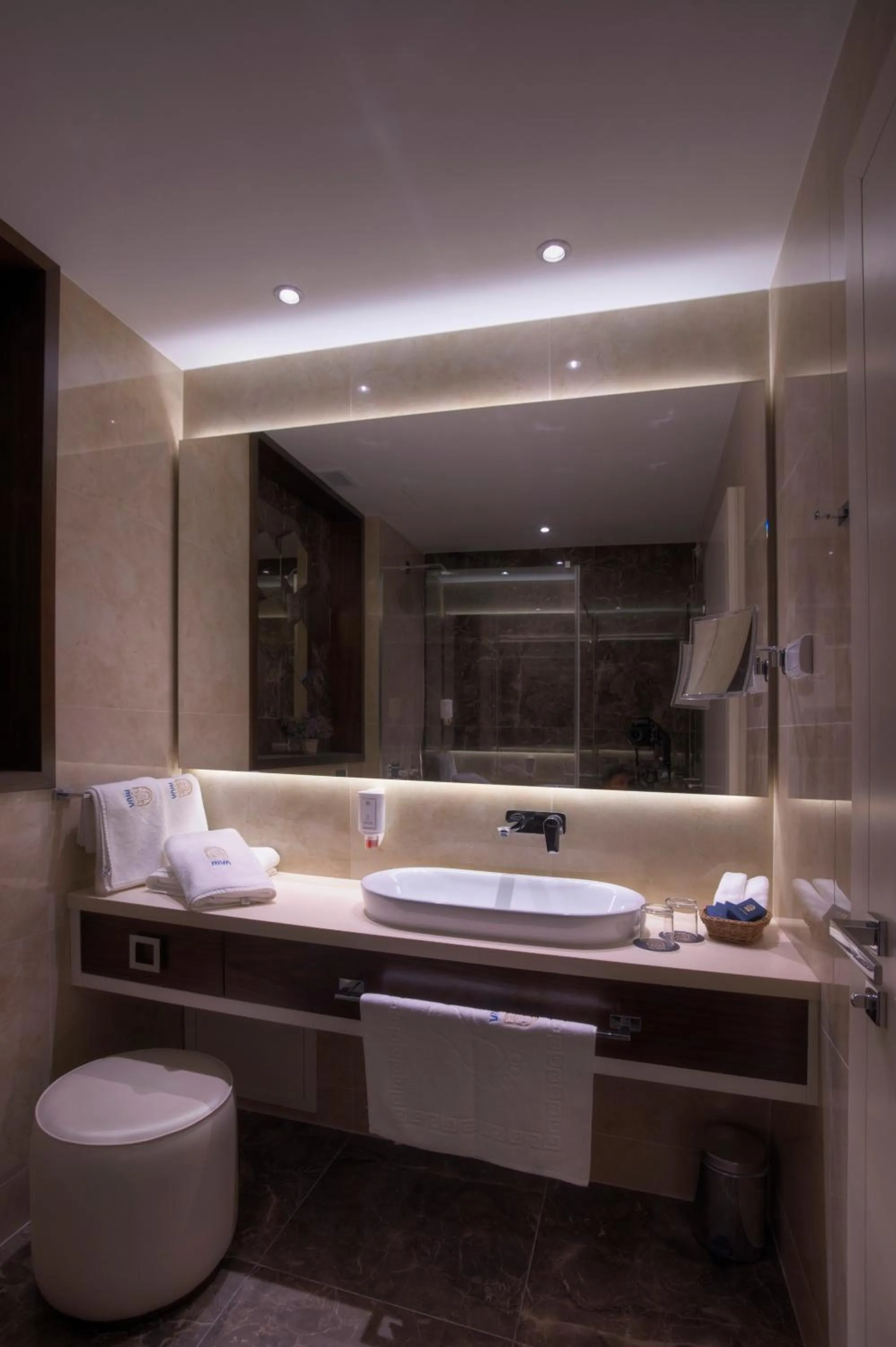 Bathroom in Hotel Riva by Aycon