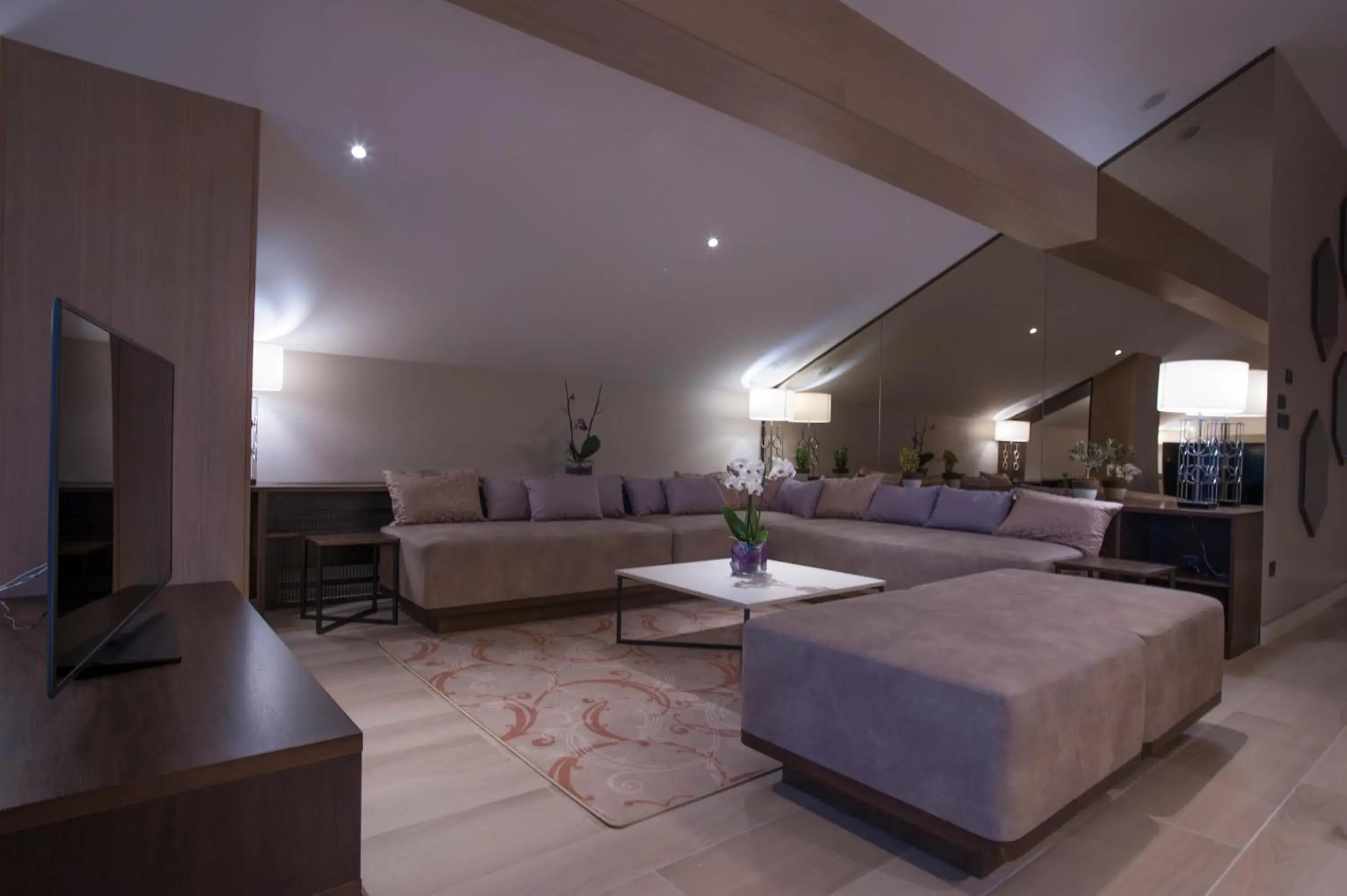 Living room, Bed in Hotel Riva by Aycon Living room, Bed in Hotel Riva by Aycon