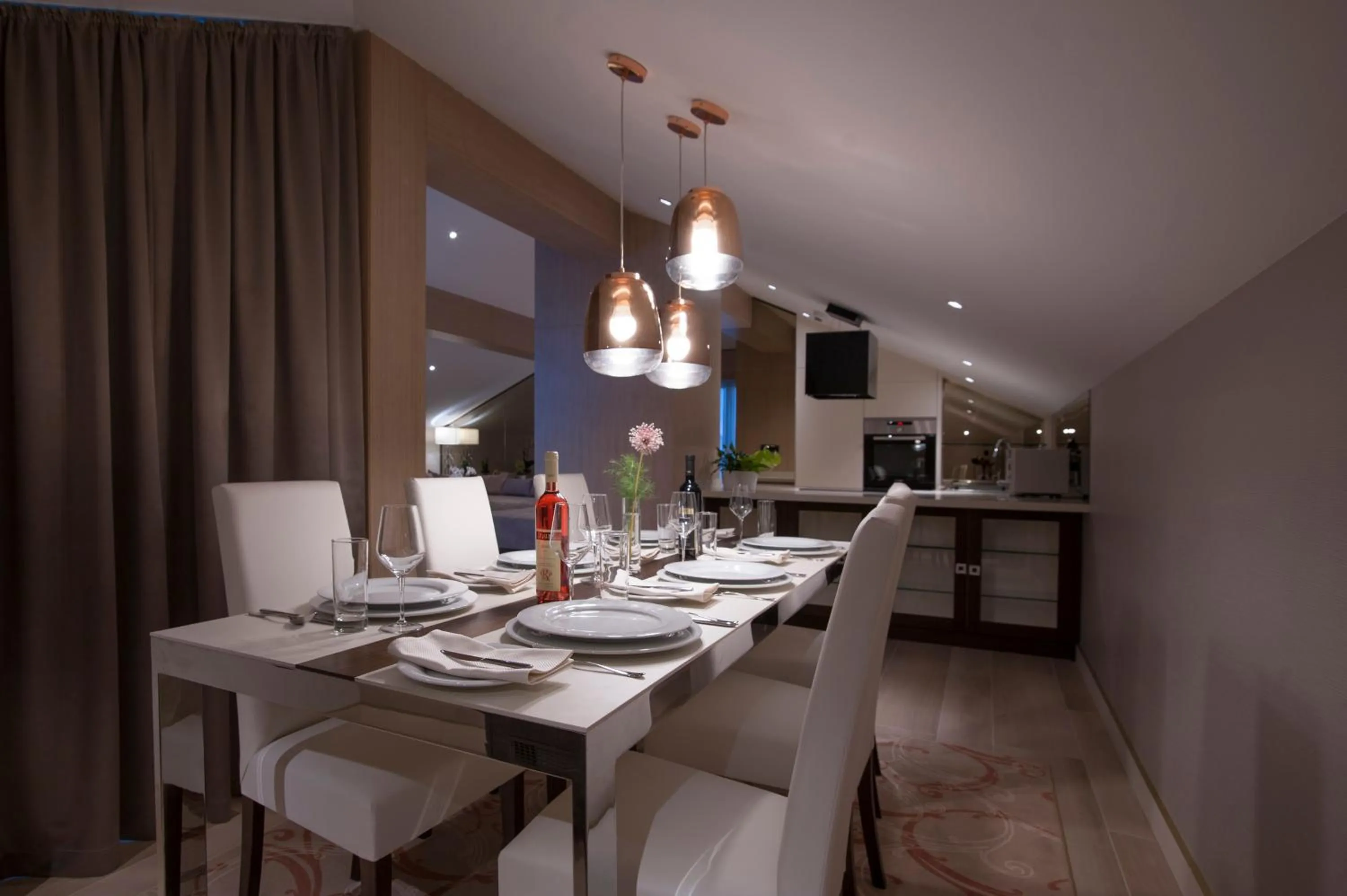 Dining area in Hotel Riva by Aycon