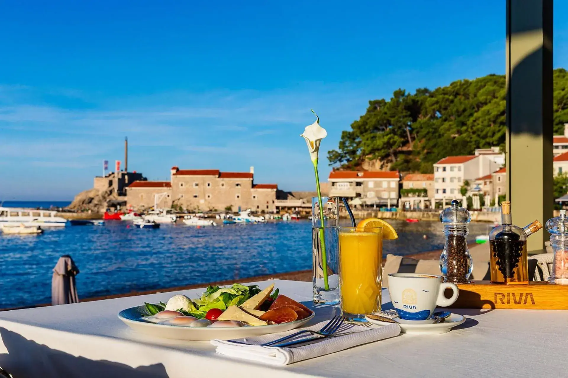 Restaurant/places to eat in Hotel Riva by Aycon Restaurant/places to eat in Hotel Riva by Aycon