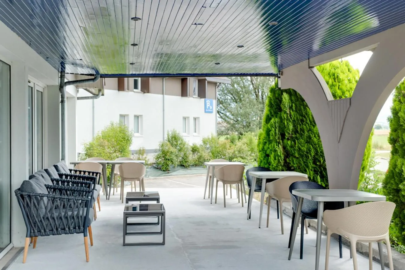 Patio in Best Western Kobalt Annecy Nord - Epagny