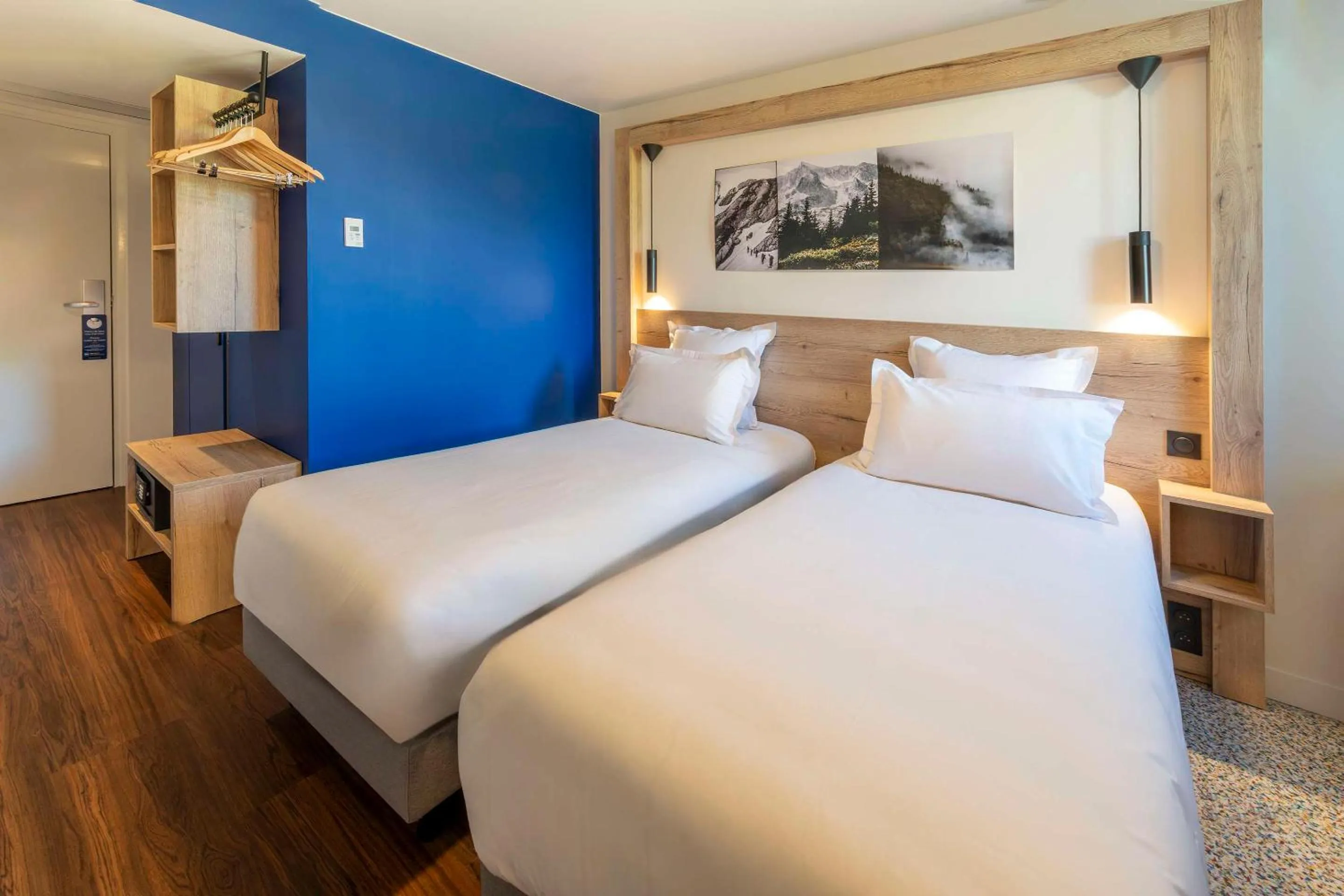 Bedroom, Bed in Best Western Kobalt Annecy Nord - Epagny