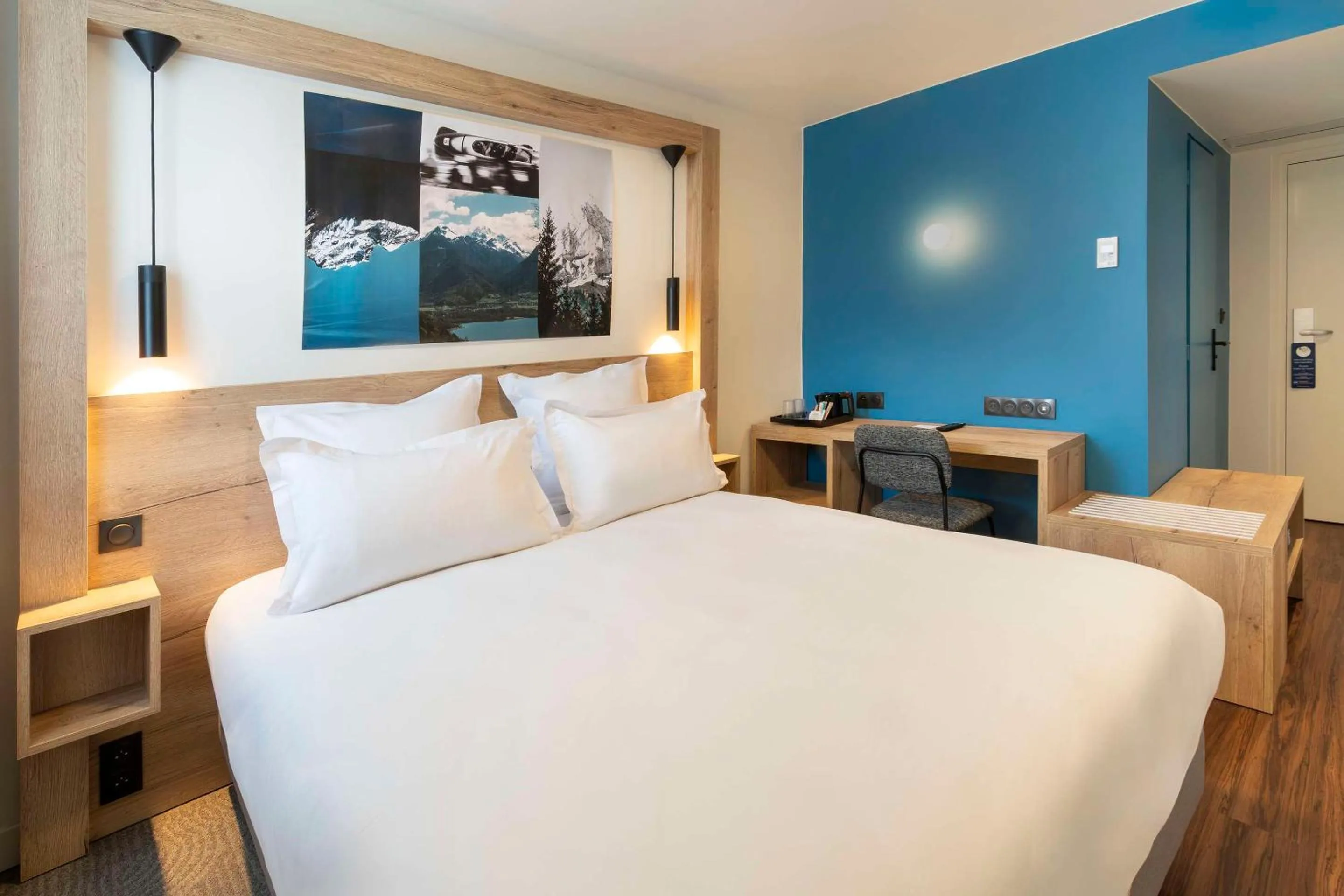 Bedroom, Bed in Best Western Kobalt Annecy Nord - Epagny